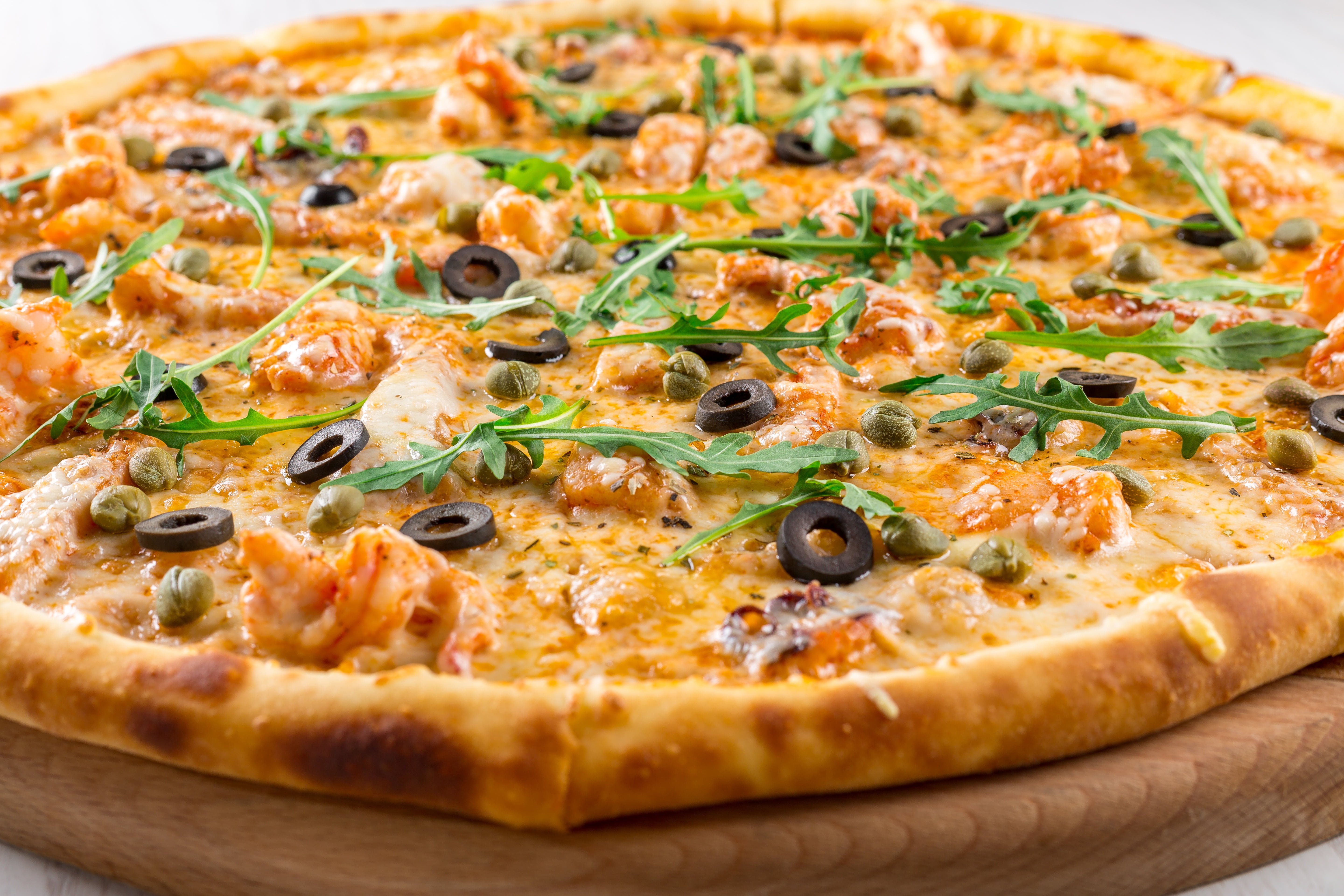 snack, nutrition, food and drink, close-up, cooking, no people, baked, leaves, food, italian food, tasty, herb, pizza, unhealthy eating, vegetarian food, HD Wallpaper