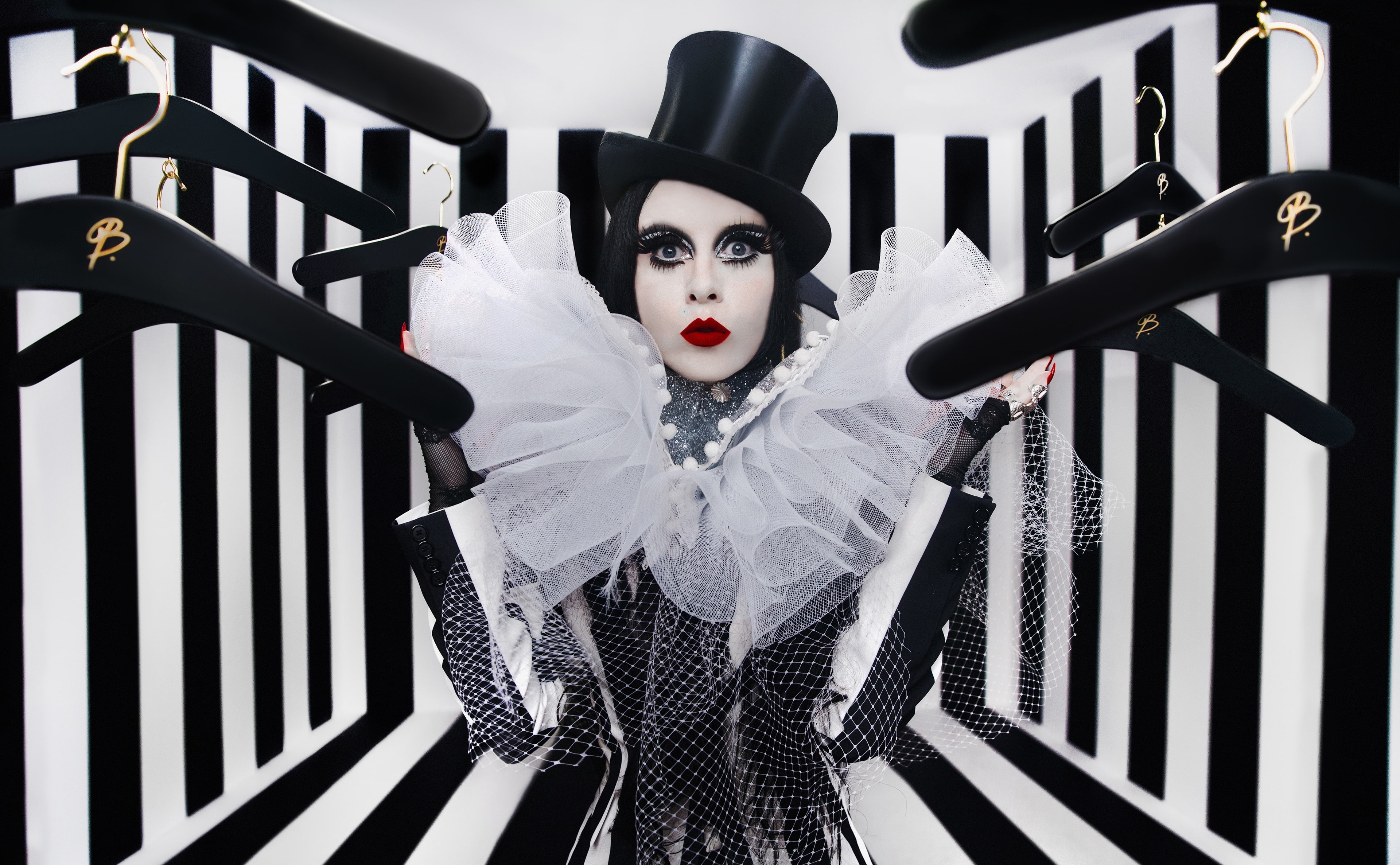 Ikea, TopHat, DressingRoom, stock, Gothic, Model, CoatHangers, Fashion, Girls, Woman, soldout, madhouse, BeaAkerlund, WillyWonka, Stripes, 4K, Photography, HD Wallpaper