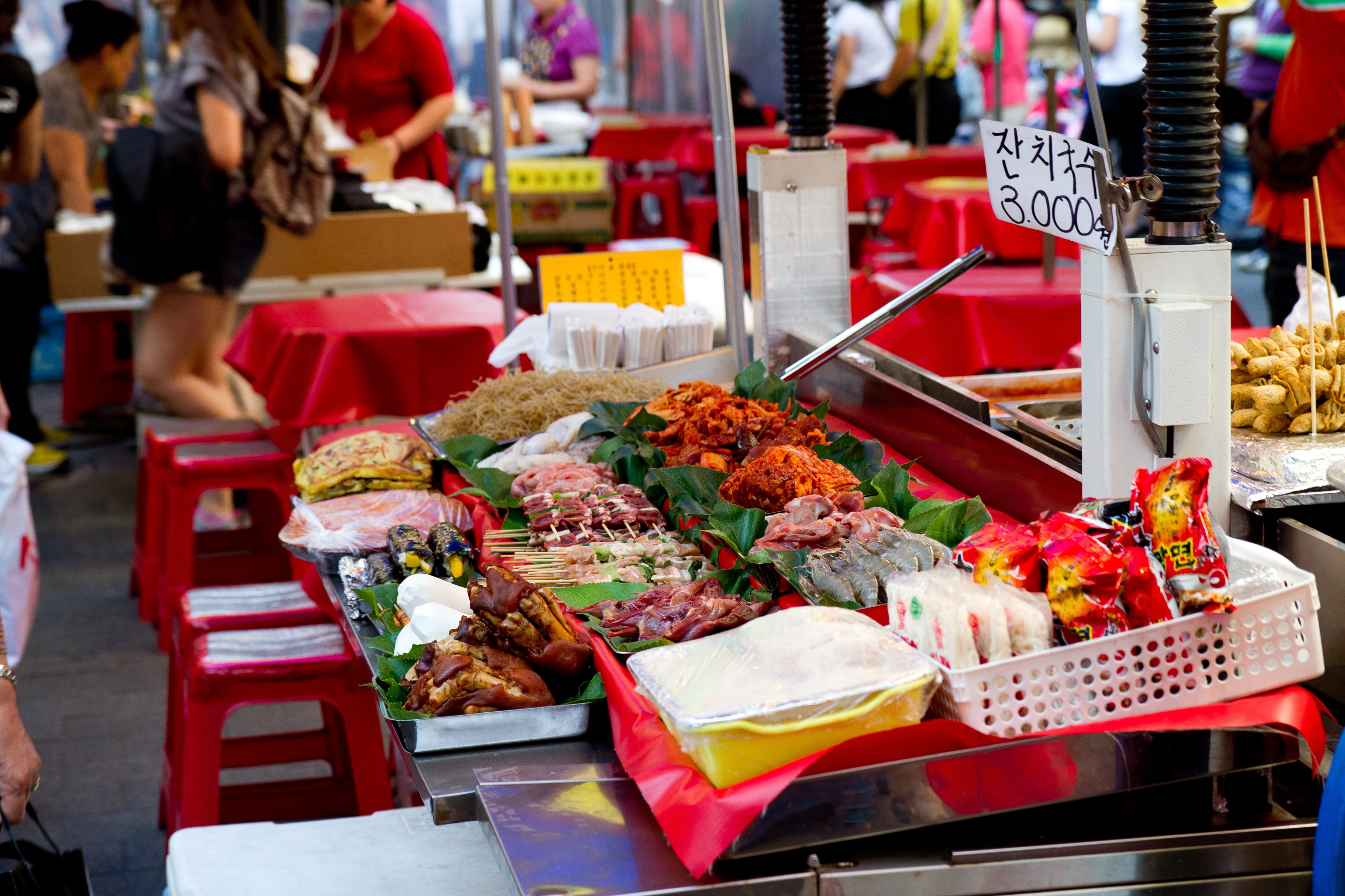 5K, container, real people, pepper, retail display, sale, for sale, vegetable, foods, market, focus on foreground, namdaemun market, food and drink, seoul, HD Wallpaper