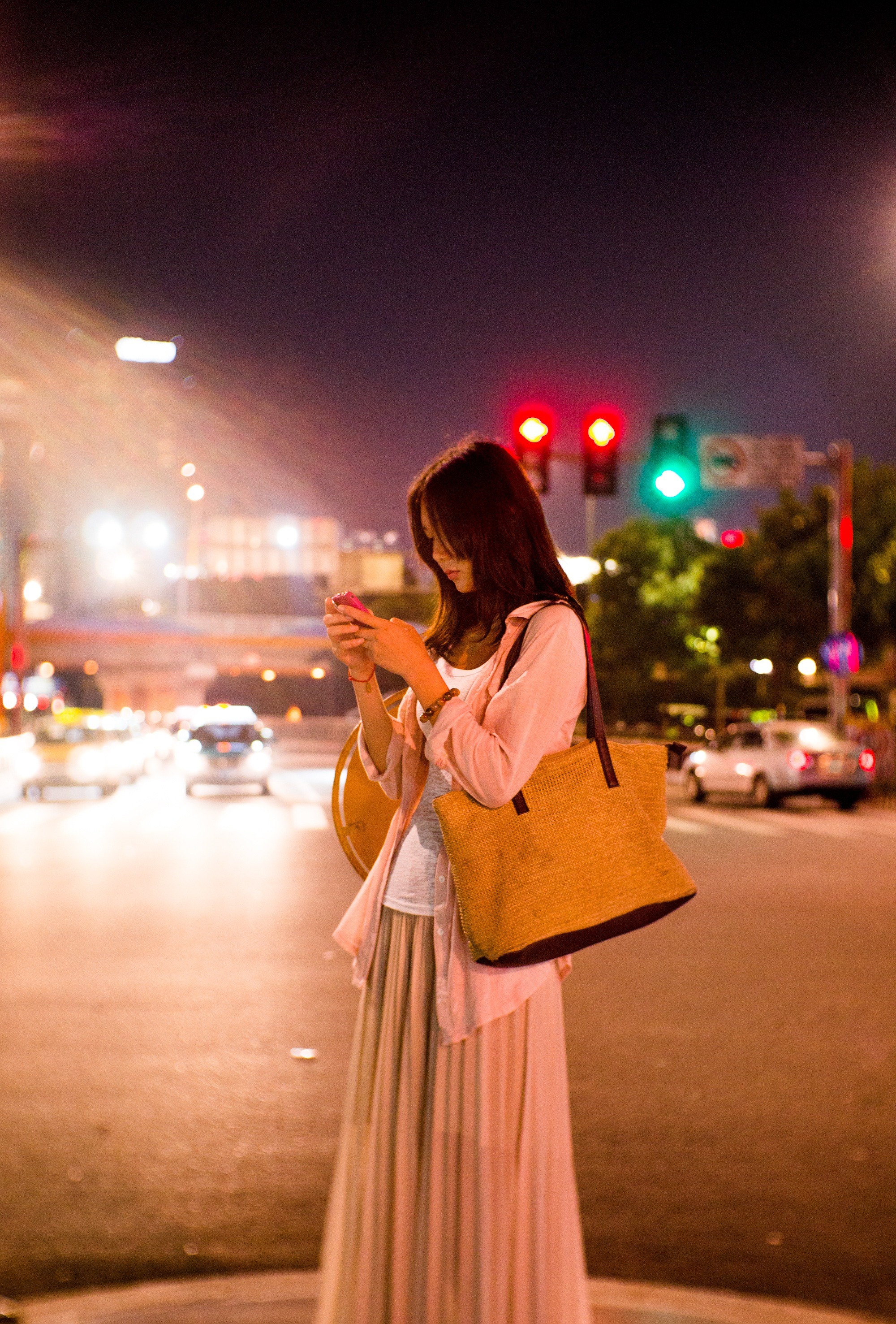 casual clothing, one Person, women, pink, young women, woman, female, night, wearing, focus on foreground, urban Scene, phone, city, portrait, traffic, Phone HD Wallpaper