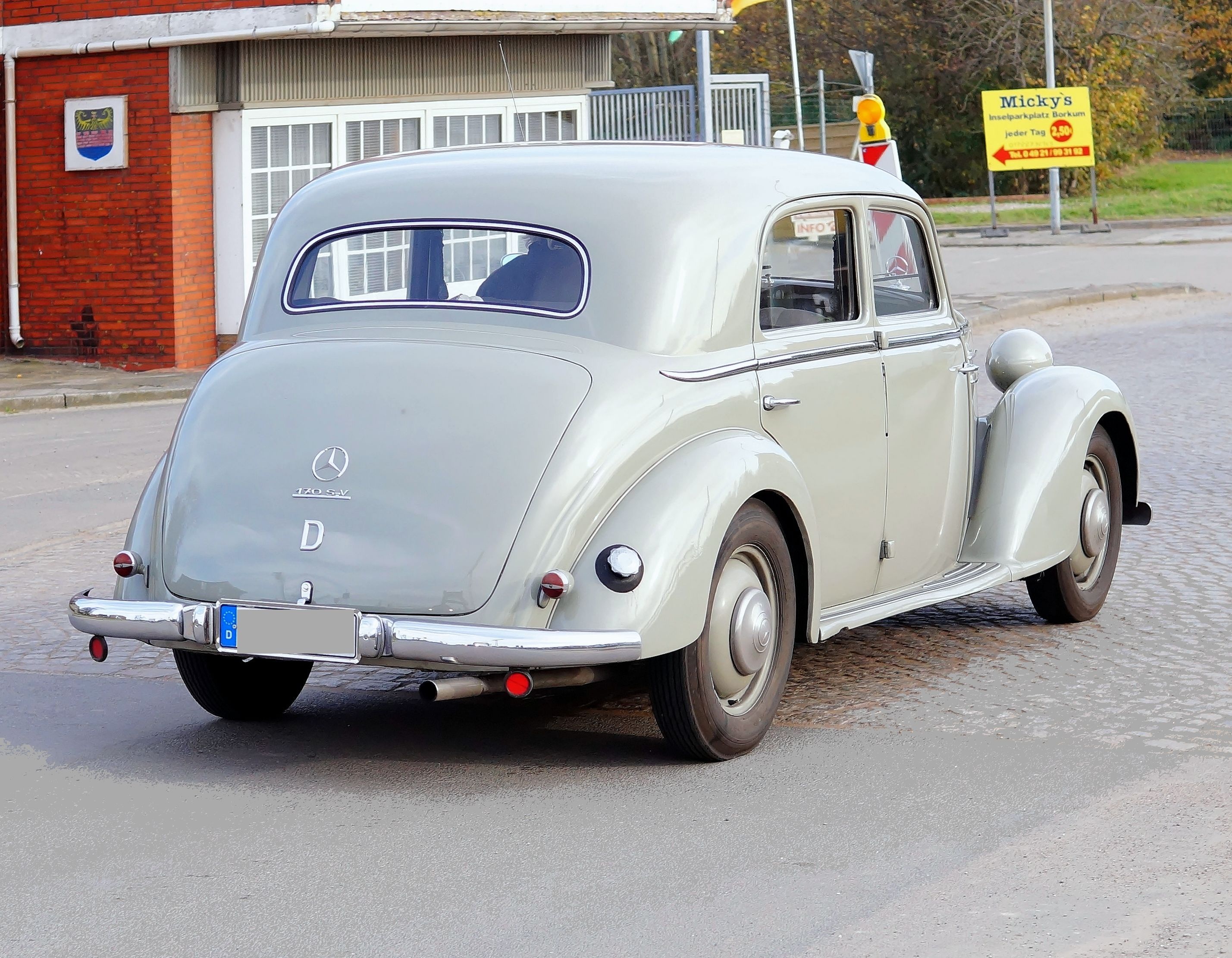 no people, day, white color, transportation, companions, street, outdoors, mercedes, vintage car automobile, stationary, old, auto, symbol, mode of transportation, HD Wallpaper