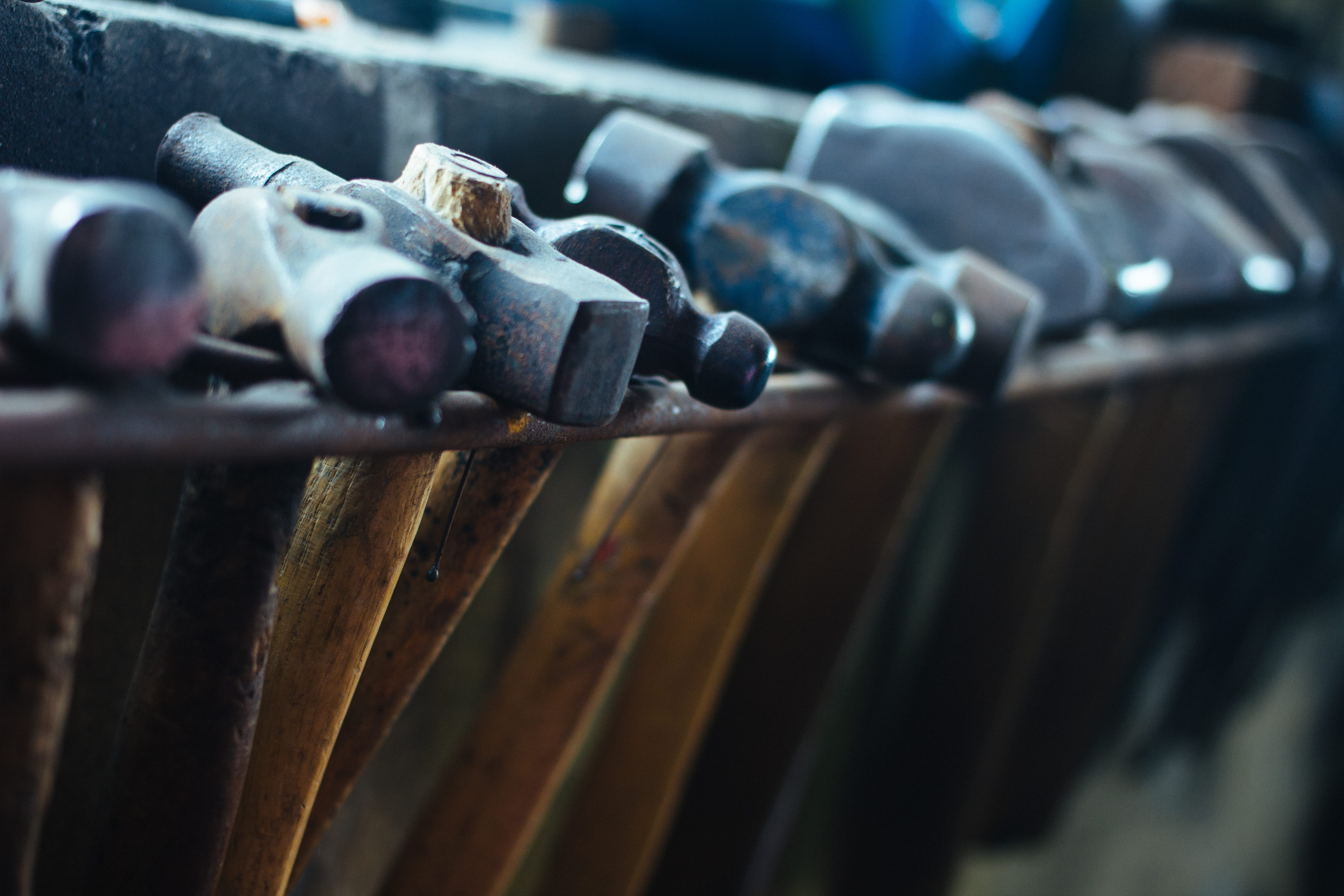 group, hammers, 5K, day, side by side, no people, black, brown, metal, strength, selective, order, machinery, peen, ball, focus on foreground, outdoors, HD Wallpaper