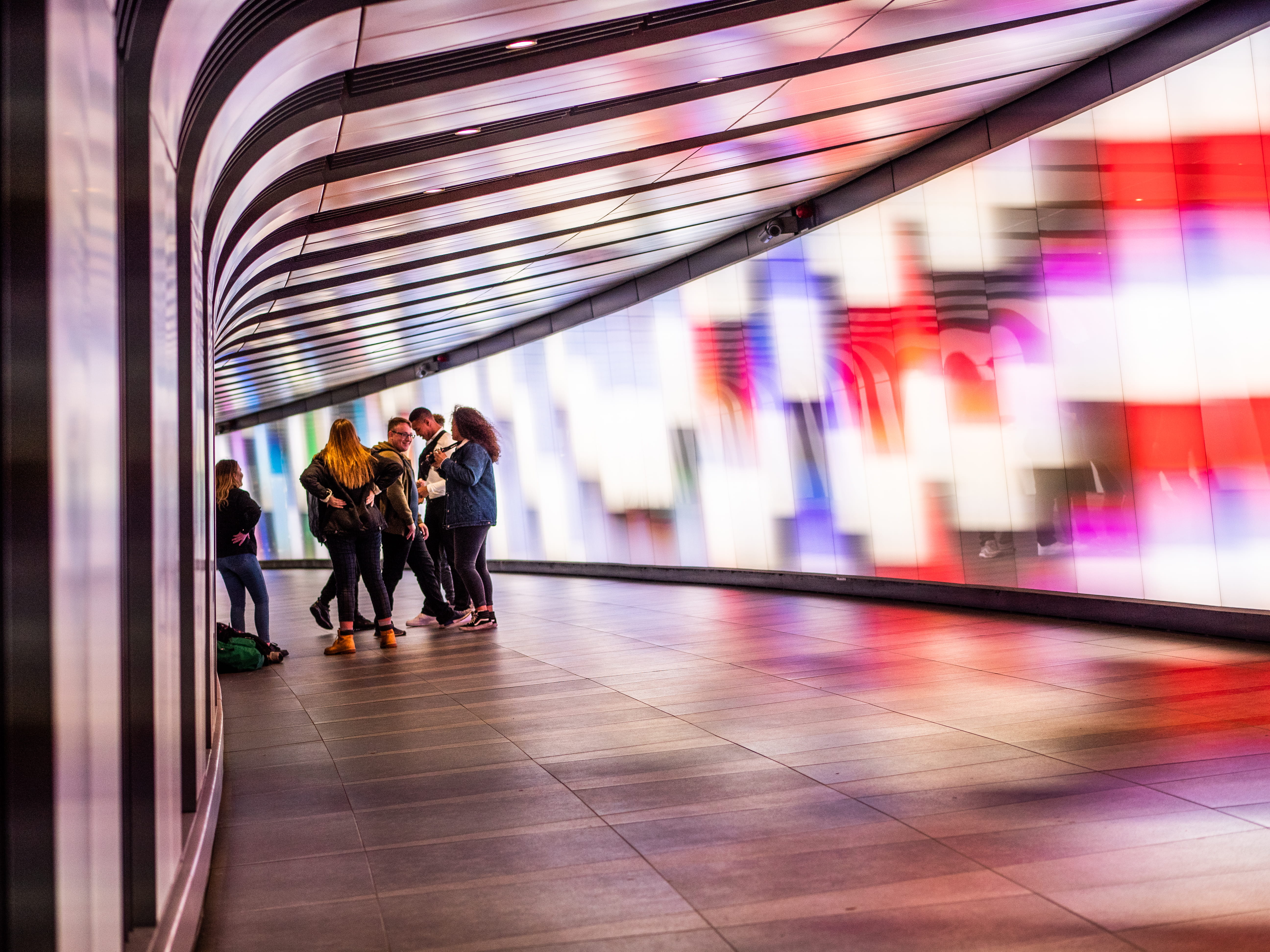 apparel, males, women, city life, kings cross, 5K, arcade, motion, concrete, walking, clothing, tunnel, london, illuminated, terminal, flooring, transportation, HD Wallpaper