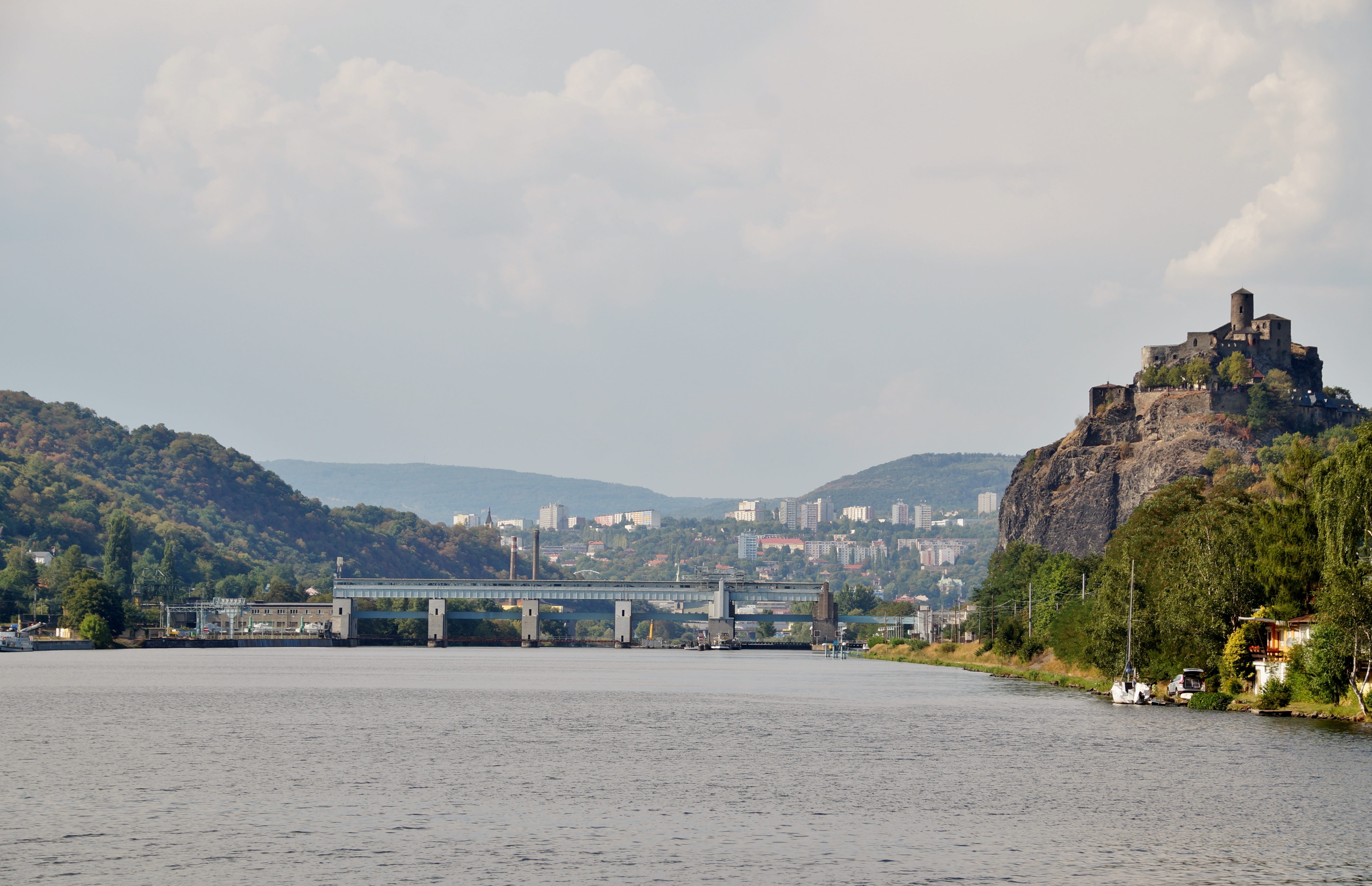 architecture, water, outdoors, beauty in nature, mountain, building, navigation, cloud - sky, scenics - nature, castle, transportation, střekov, view, building exterior, HD Wallpaper