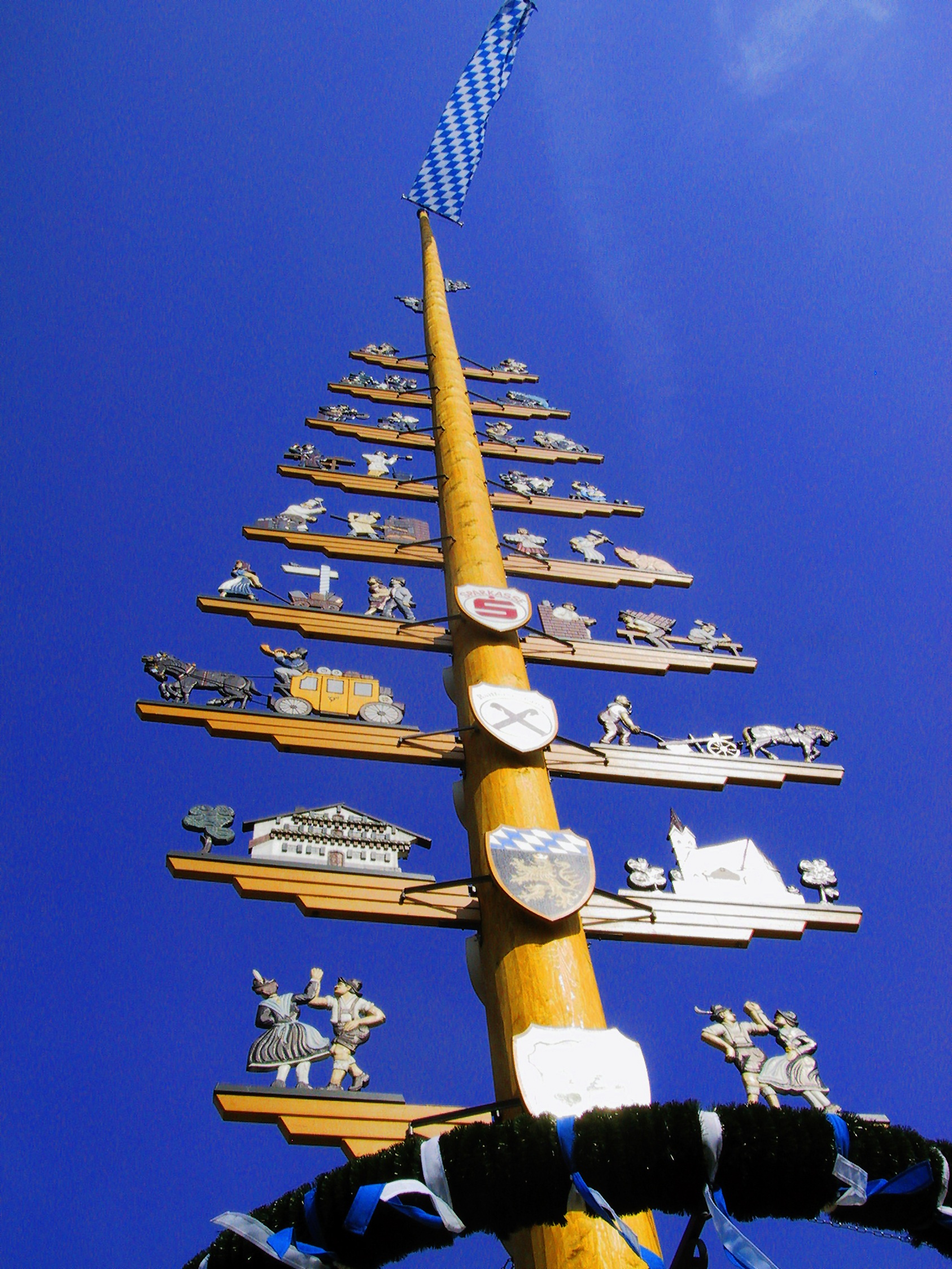 tradition, bavaria, belief, holiday, architecture, built structure, human representation, wont, building, art and craft, decorated, customs, birch, tree, Phone HD Wallpaper