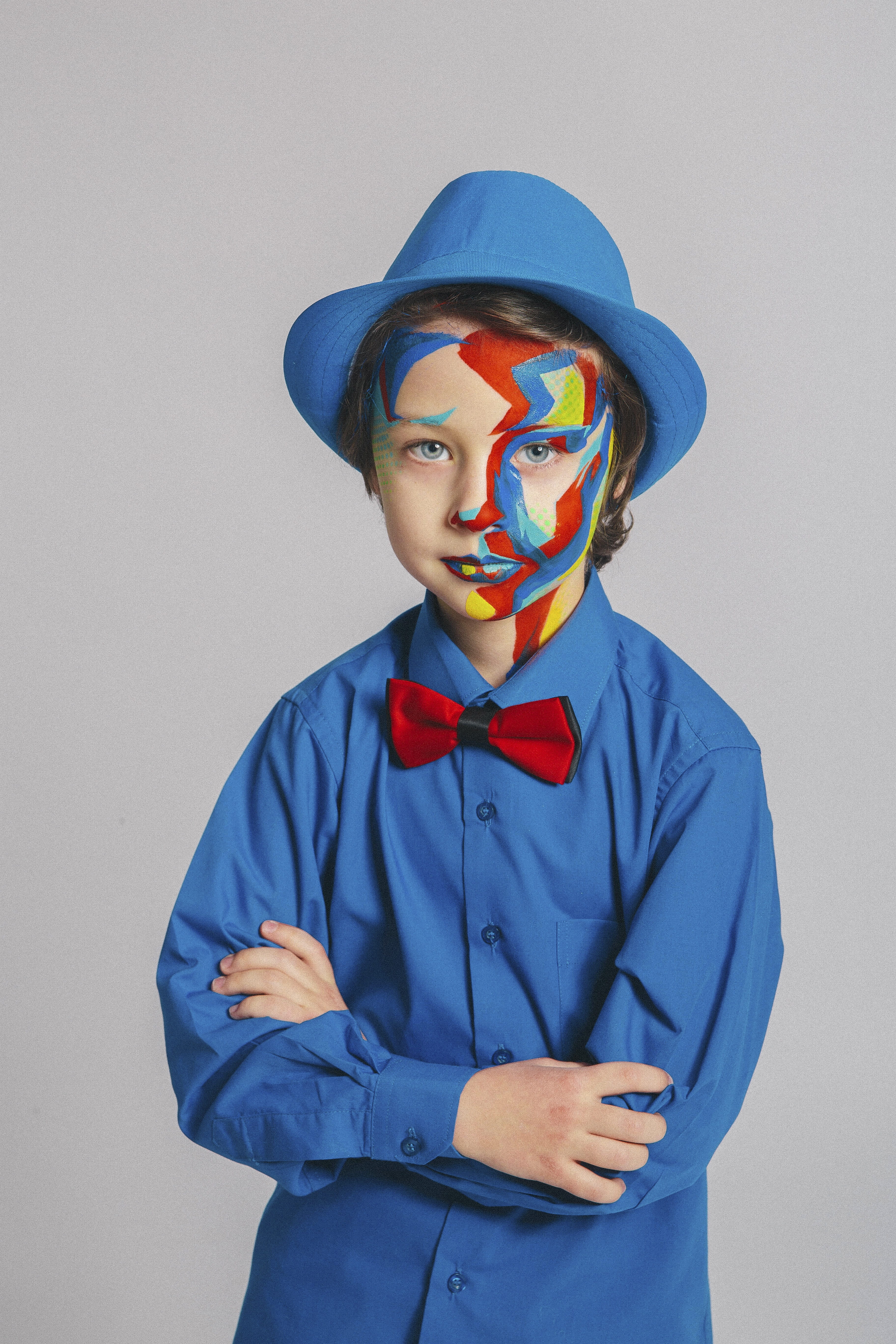 blue clothing, childrens photo shoot, blue hat, males, occupation, boy, children centerfolds, wall - building feature, men, guy, advertising childrens clothing, Phone HD Wallpaper