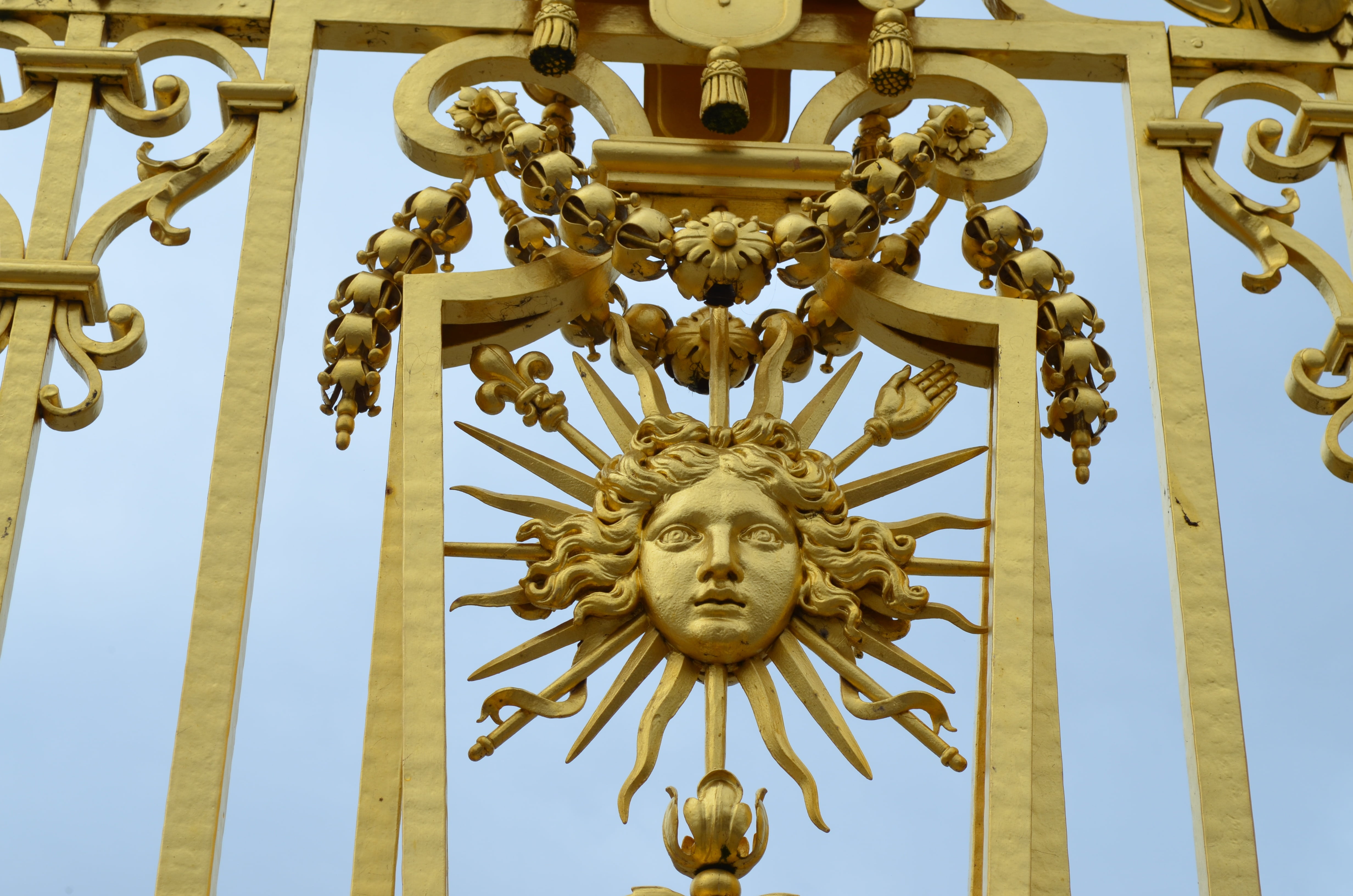 sun king, sculpture, decor, gold, architectural column, palatial, travel destinations, 4K, art and craft, outdoors, sun, france, craft, french revolution, HD Wallpaper