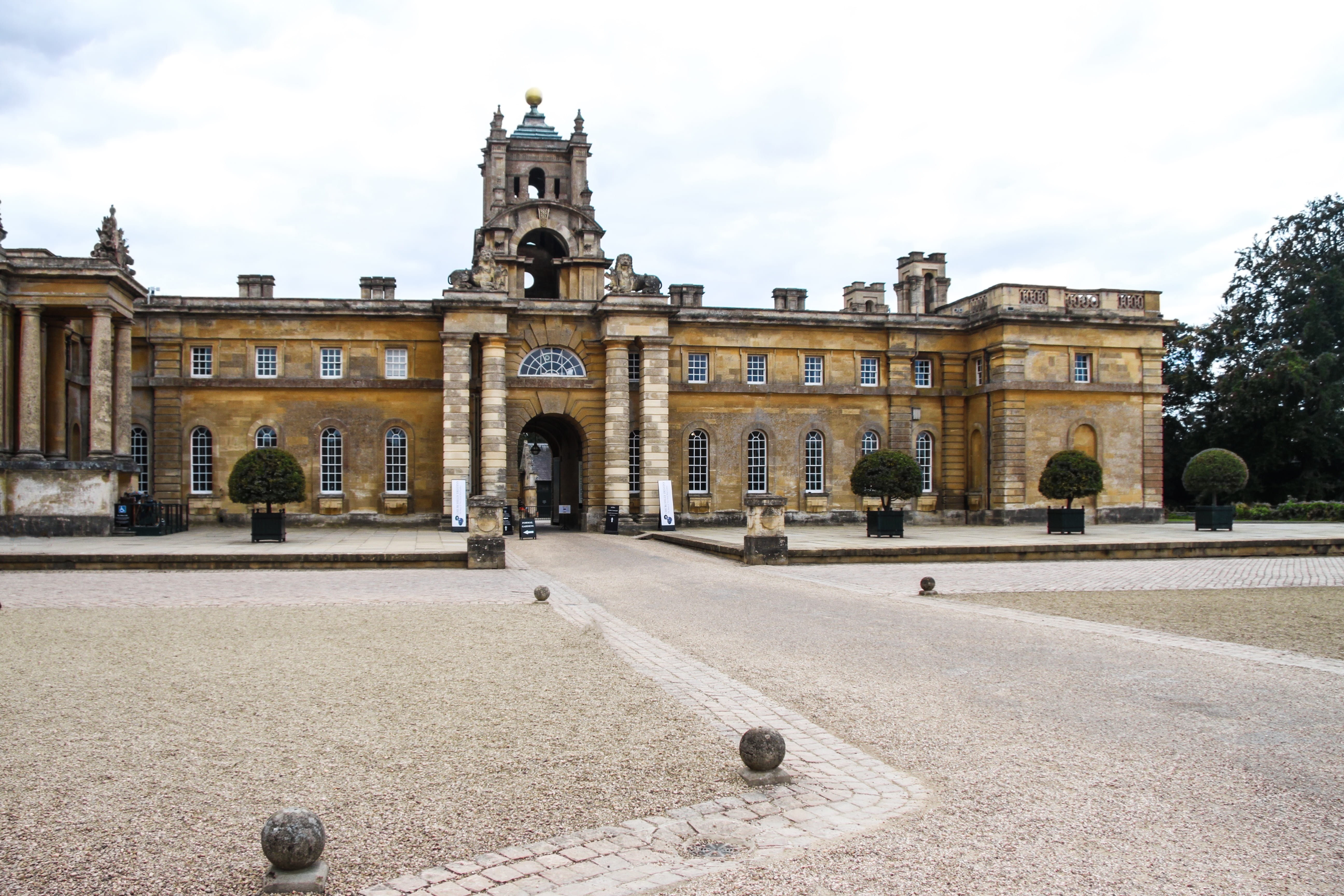cloud - sky, england, tree, treasure houses, tourism, outdoors, history, day, nature, travel destinations, castle, blenheim palace, facade, building exterior, HD Wallpaper