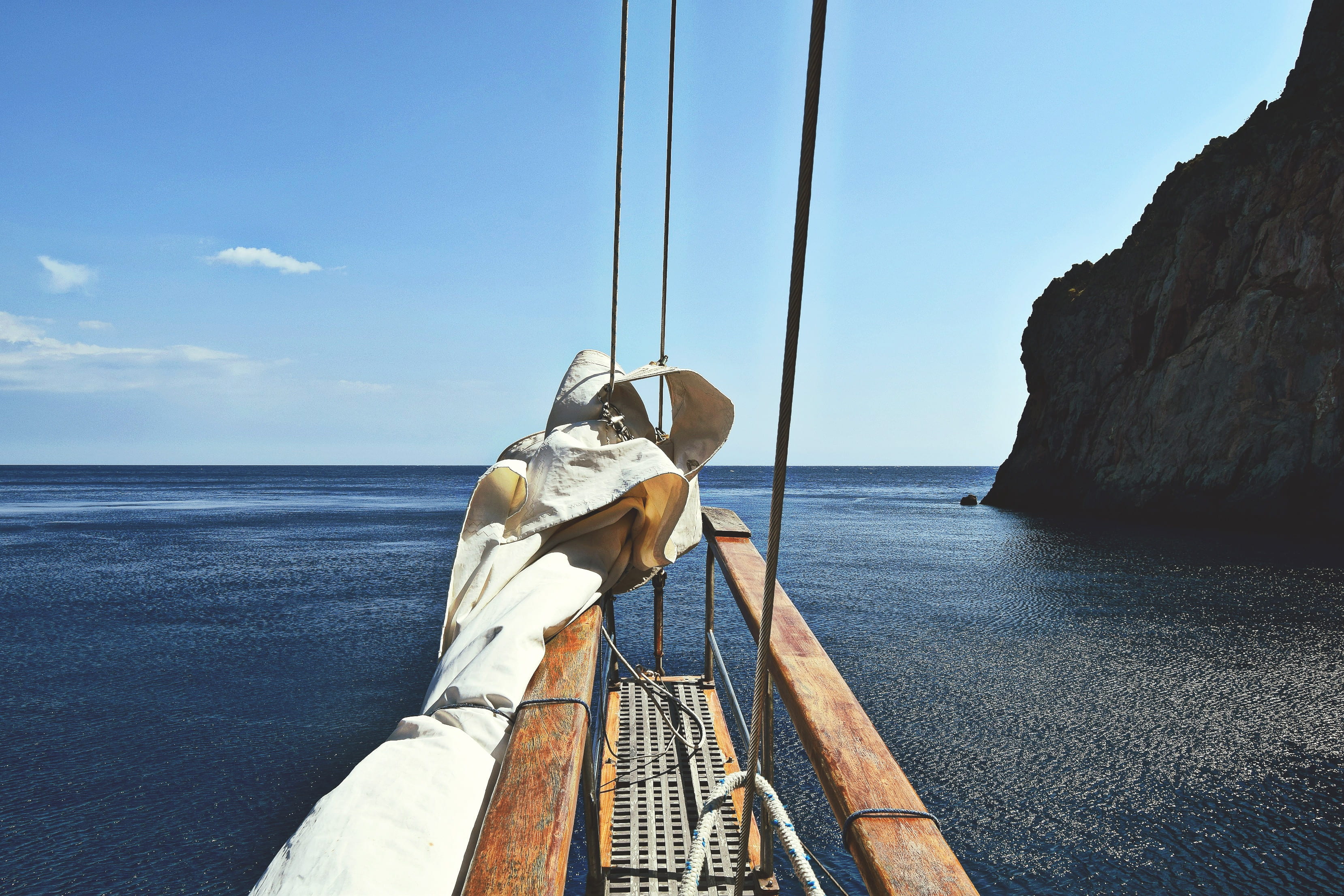 mode of transportation, near, boat, outdoors, nautical, ocean, sardinium, transportation, deck, water, sailboat, sail, yacht, sea, brown, rope, beauty in nature, HD Wallpaper