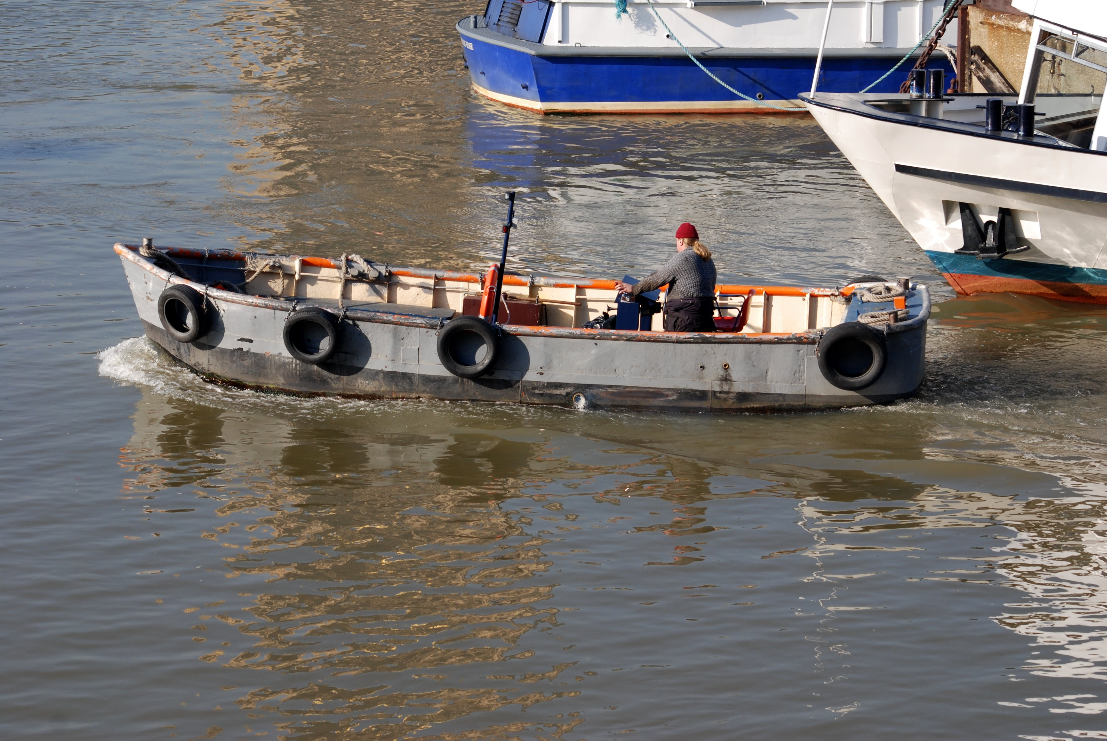 travel, day, outdoors, nautical Vessel, men, occupation, skiff, one person, adult, boatman, waterfront, nature, lifestyles, london, sailing, fishing industry, HD Wallpaper
