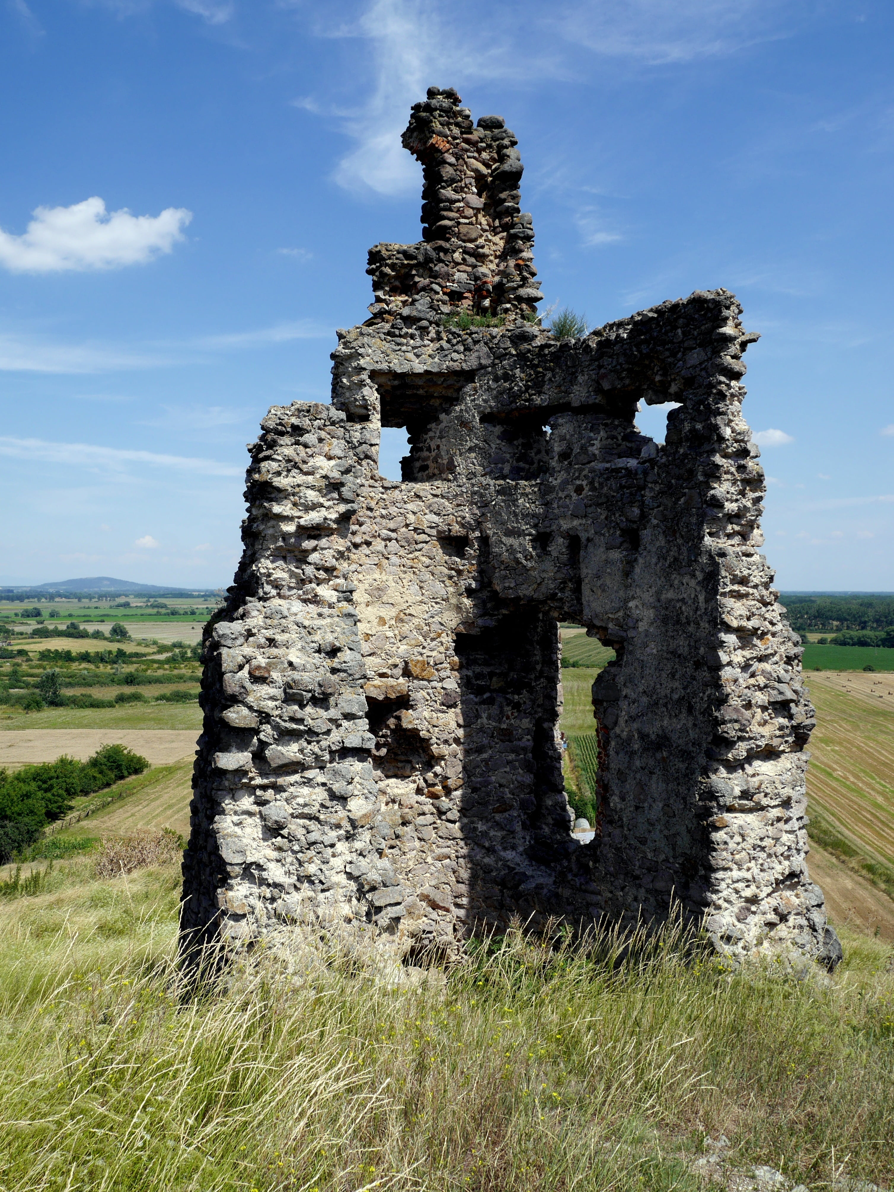 architecture, landscape, no people, travel destinations, sky, the past, old, grass, outdoors, cloud - sky, plant, slovakia, ruined, the ruins of the castle, Phone HD Wallpaper