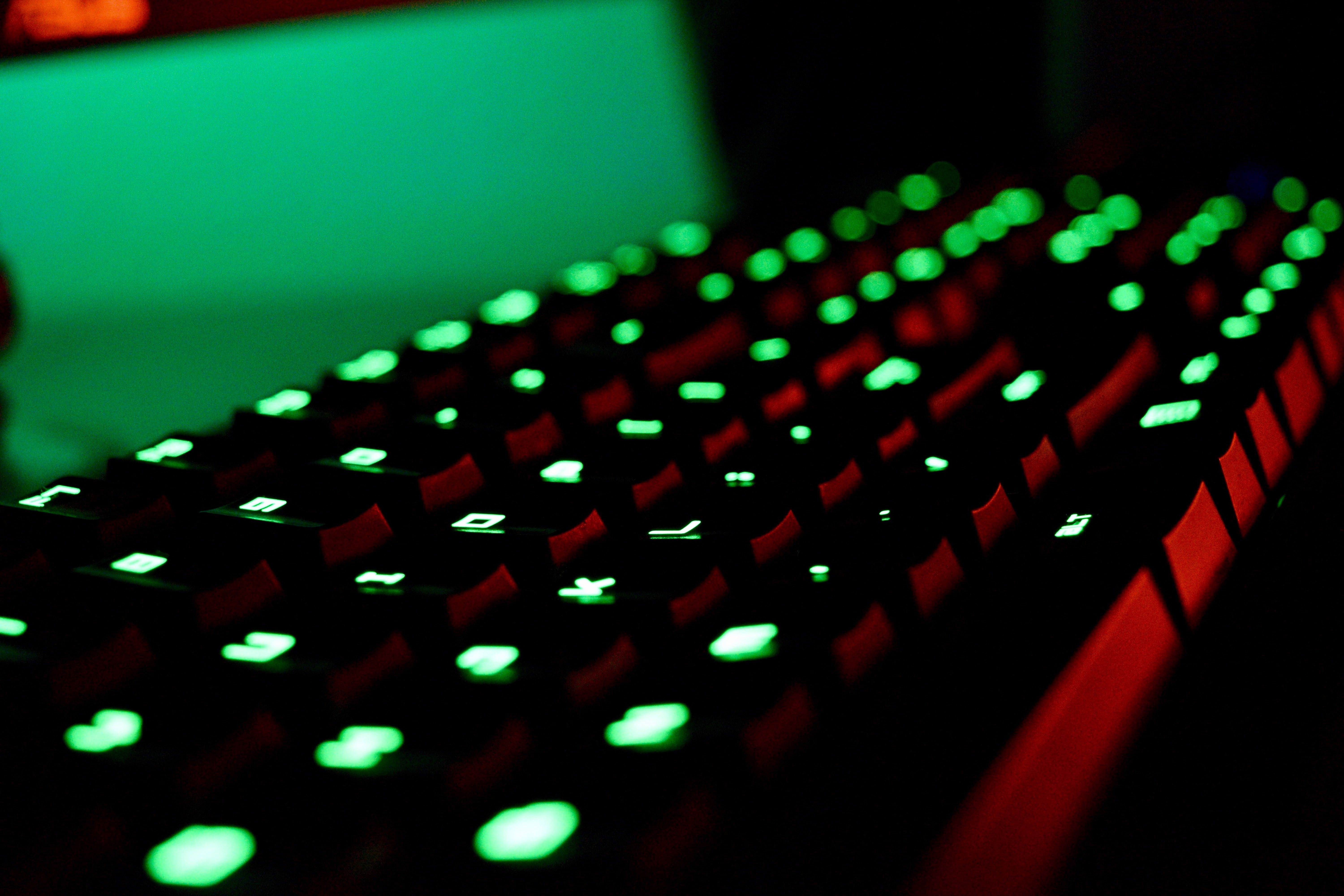 dark, blurry, 5K, blurred, keyboard, razor, light, electronics, blur, HD Wallpaper