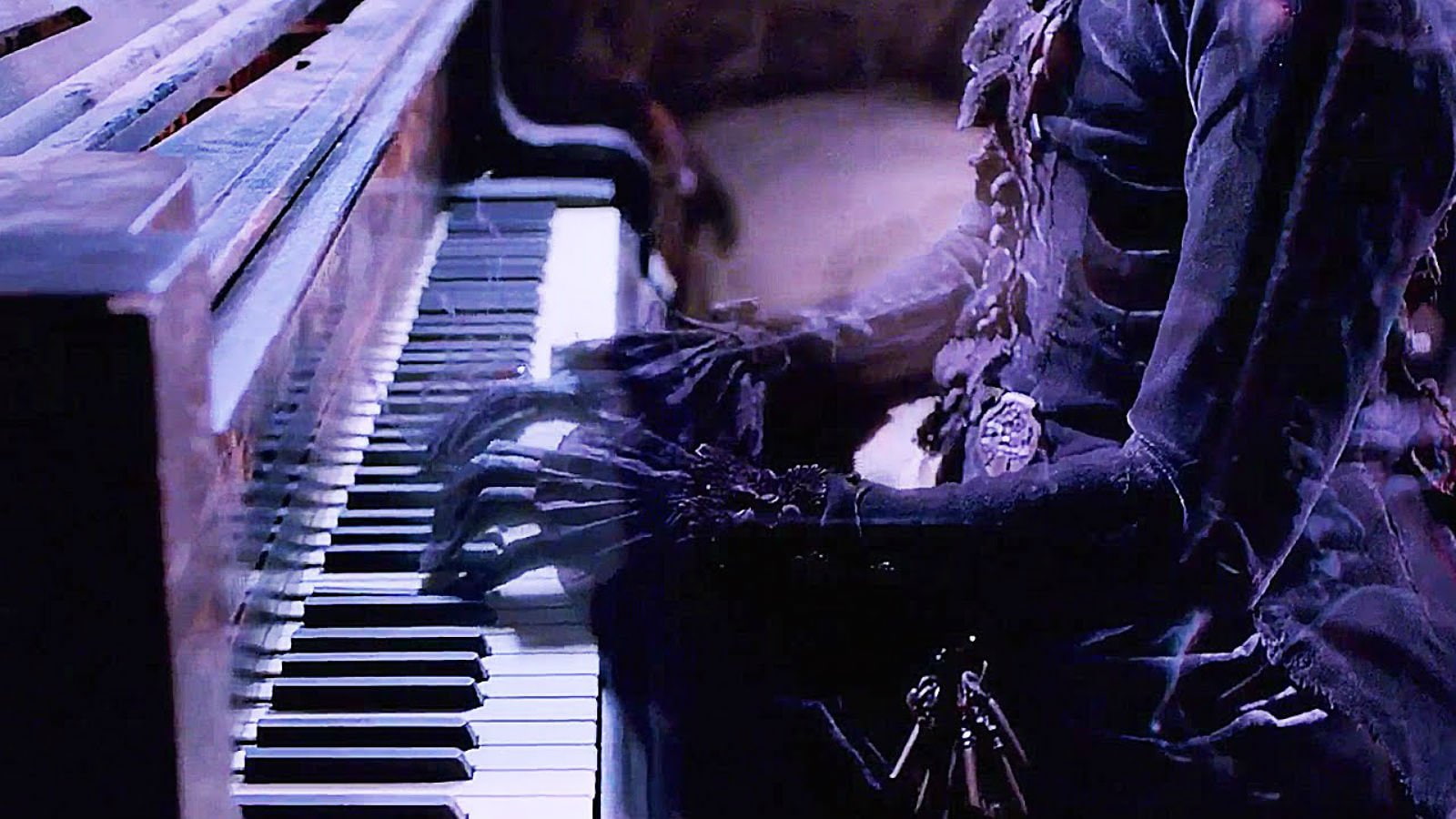 midsection, musical instrument, indoors, one person, architecture, leisure activity, Darl, musical equipment, 720P, Ghost, Piano, music, playing, day, HD Wallpaper