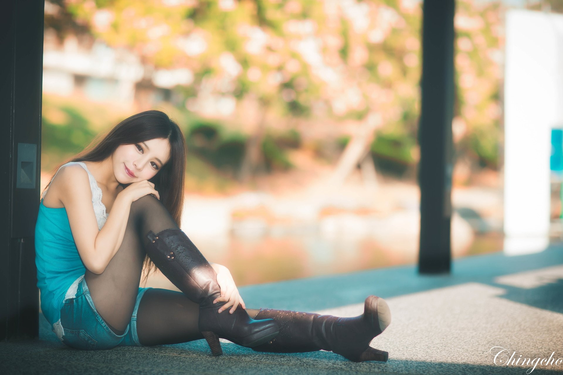 Taipei, Fall, 1080P, Park, Models, Taiwan, Zhang Qi Jun, Julie Chang, Taiwanese, Boots, Smile, HD Wallpaper