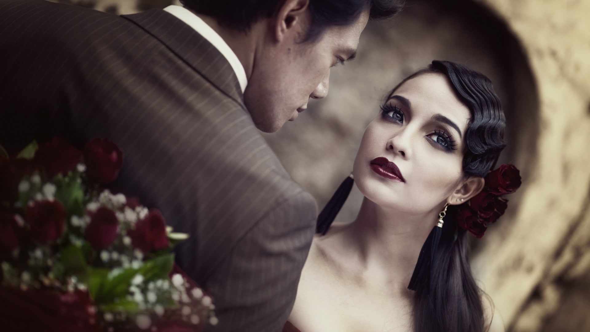 men, couple, 1080P, fashion photography, long eyelashes, women, flower in hair, brunette, makeup, smoky eyes, vintage, HD Wallpaper