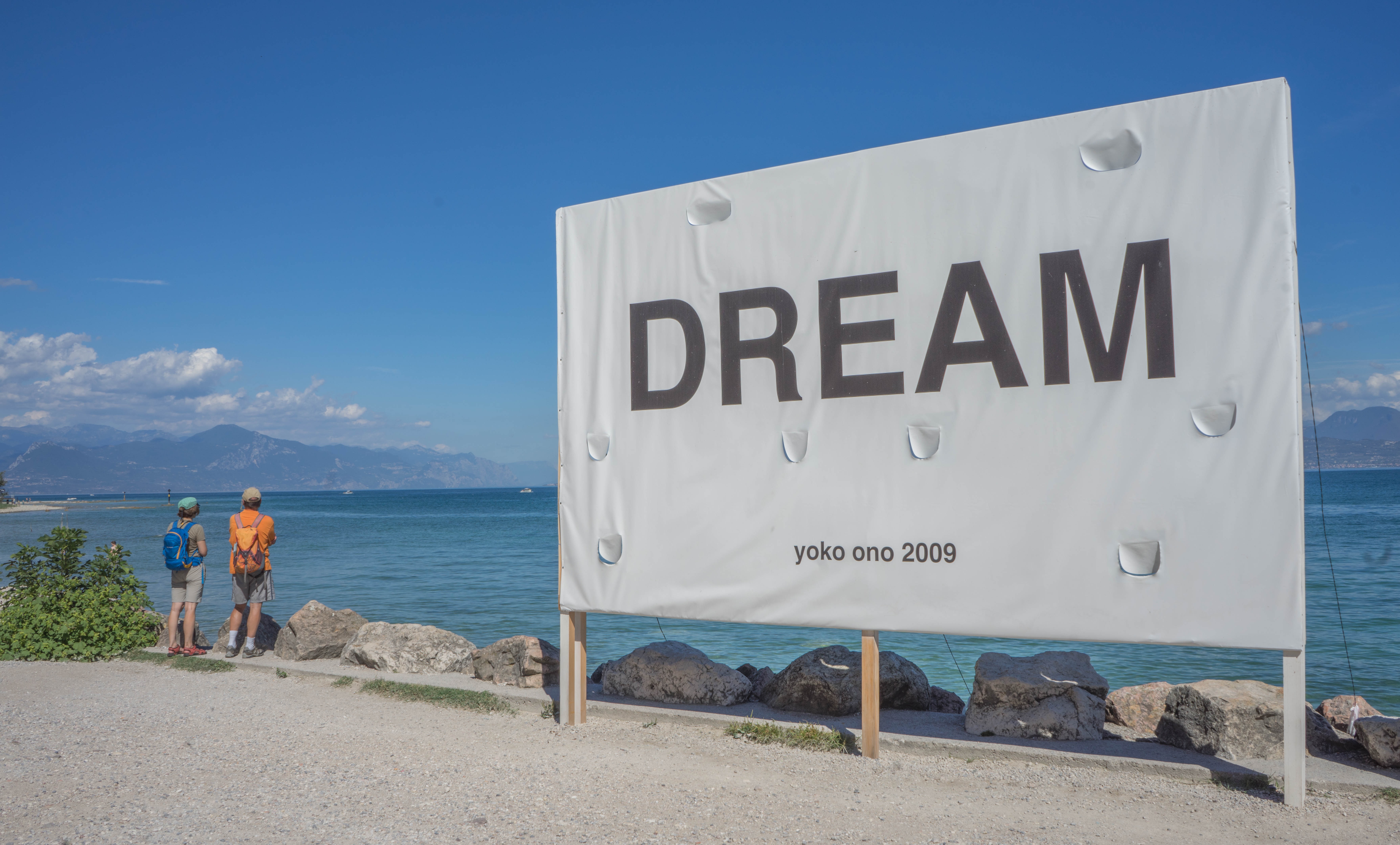 lake garda, 5K, europe, body, nature, real people, leisure activity, water, sea, text, men, rocks, sirmione, land, adult, western script, dream, women, HD Wallpaper