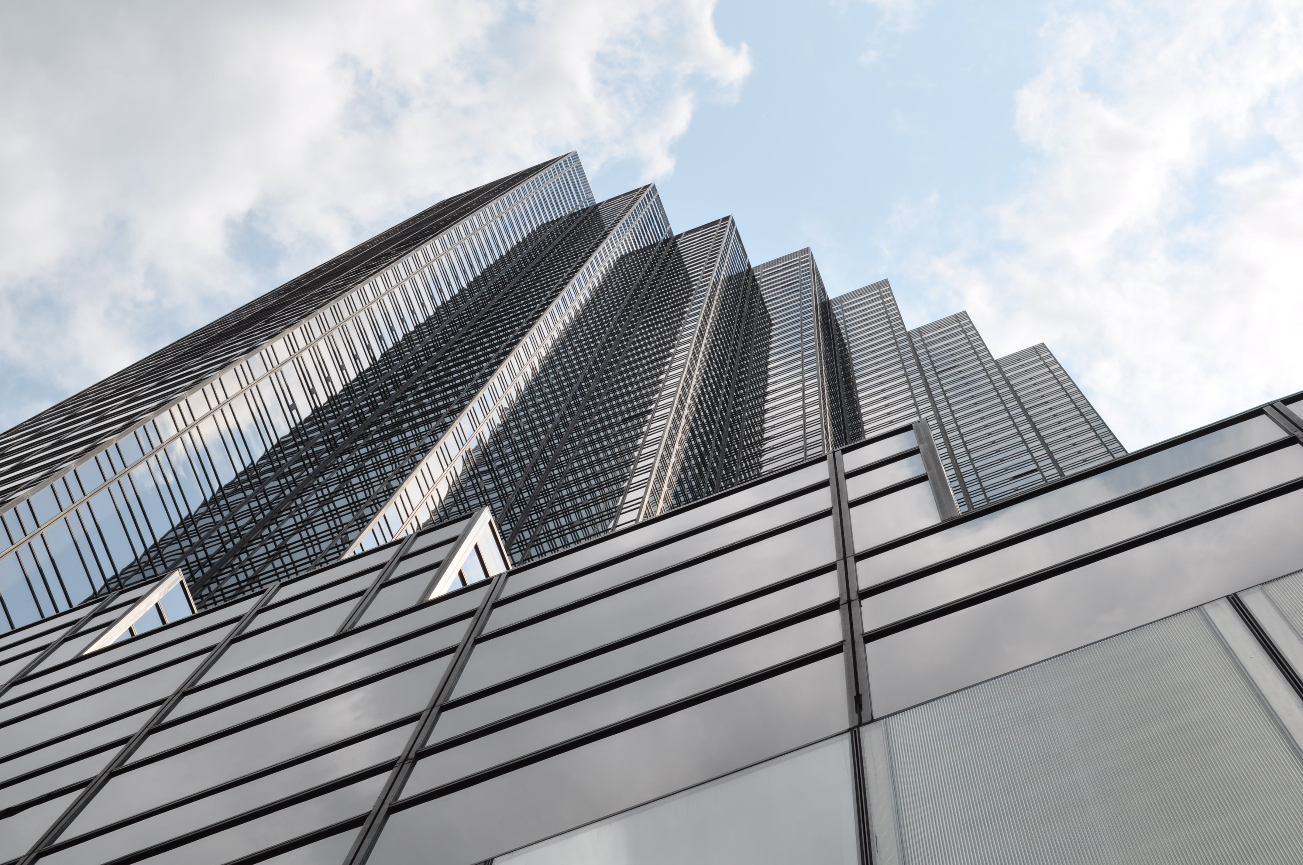 built structure, modern, big city, view, sky, office building exterior, city, office, glass, building exterior, reflection, alloy, perspective, united states, HD Wallpaper