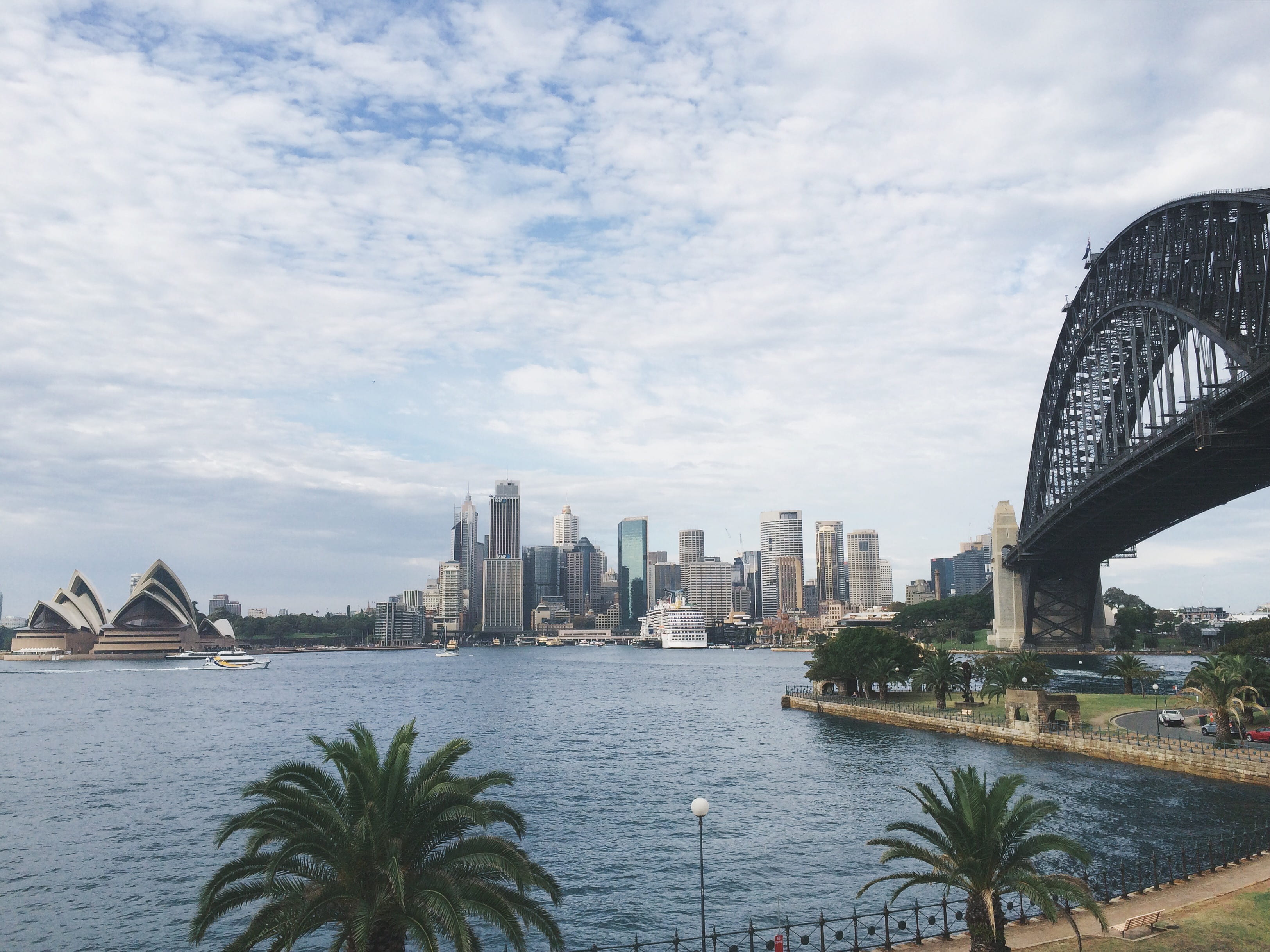 opera house, arch bridge, nature, outdoors, urban skyline, water, building exterior, skyscraper, buldings, cityscape, architecture, ocean, vsco, cloud - sky, HD Wallpaper