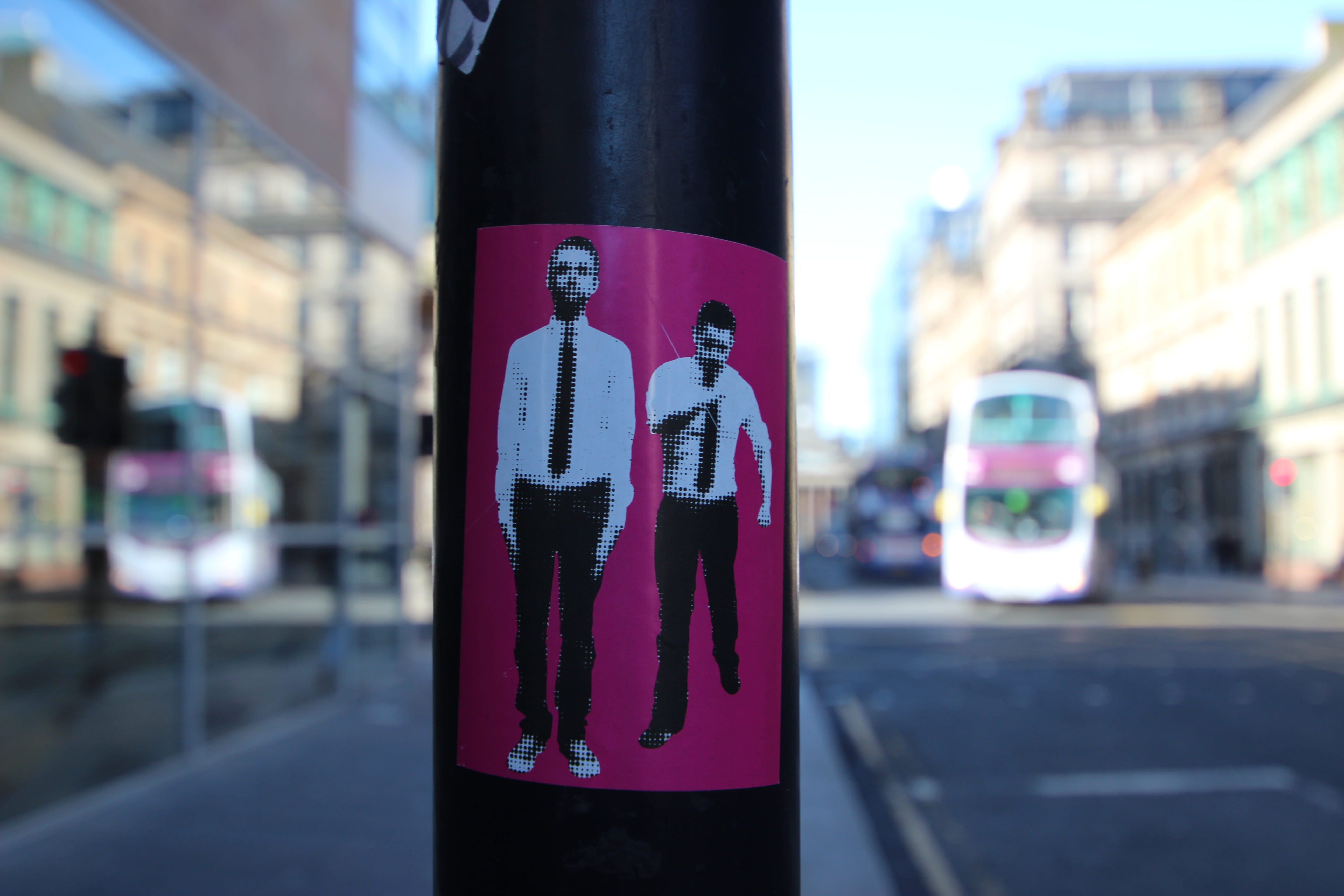 post, human representation, glasgow, bulding, close-up, communication, tie, bus, built structure, mode of transportation, outdoors, representation, sign, HD Wallpaper