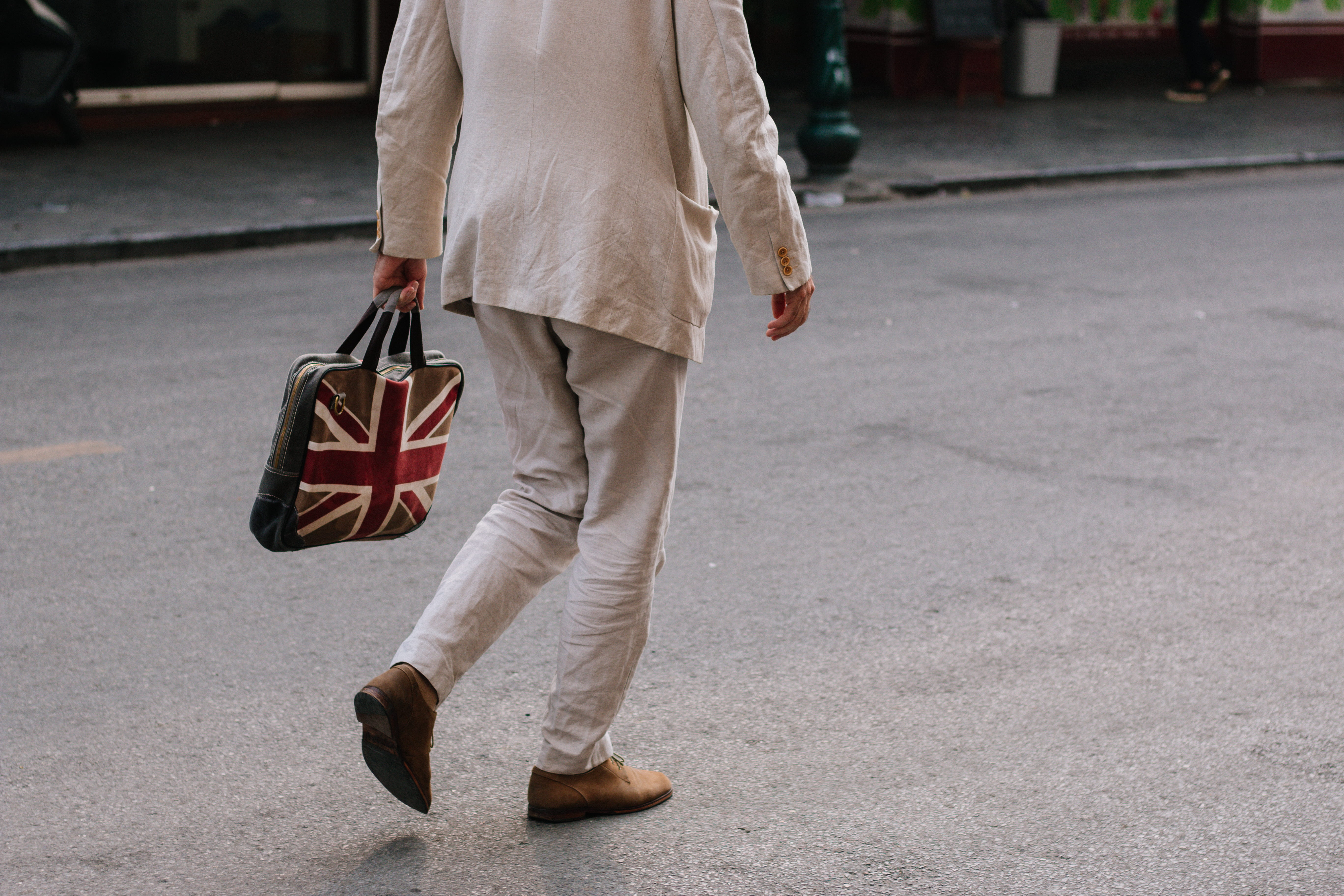 one person, male, street, gray, plastic bag, handbag, road, city, leisure activity, real people, men, lifestyles, social issues, holding, man, walking, HD Wallpaper