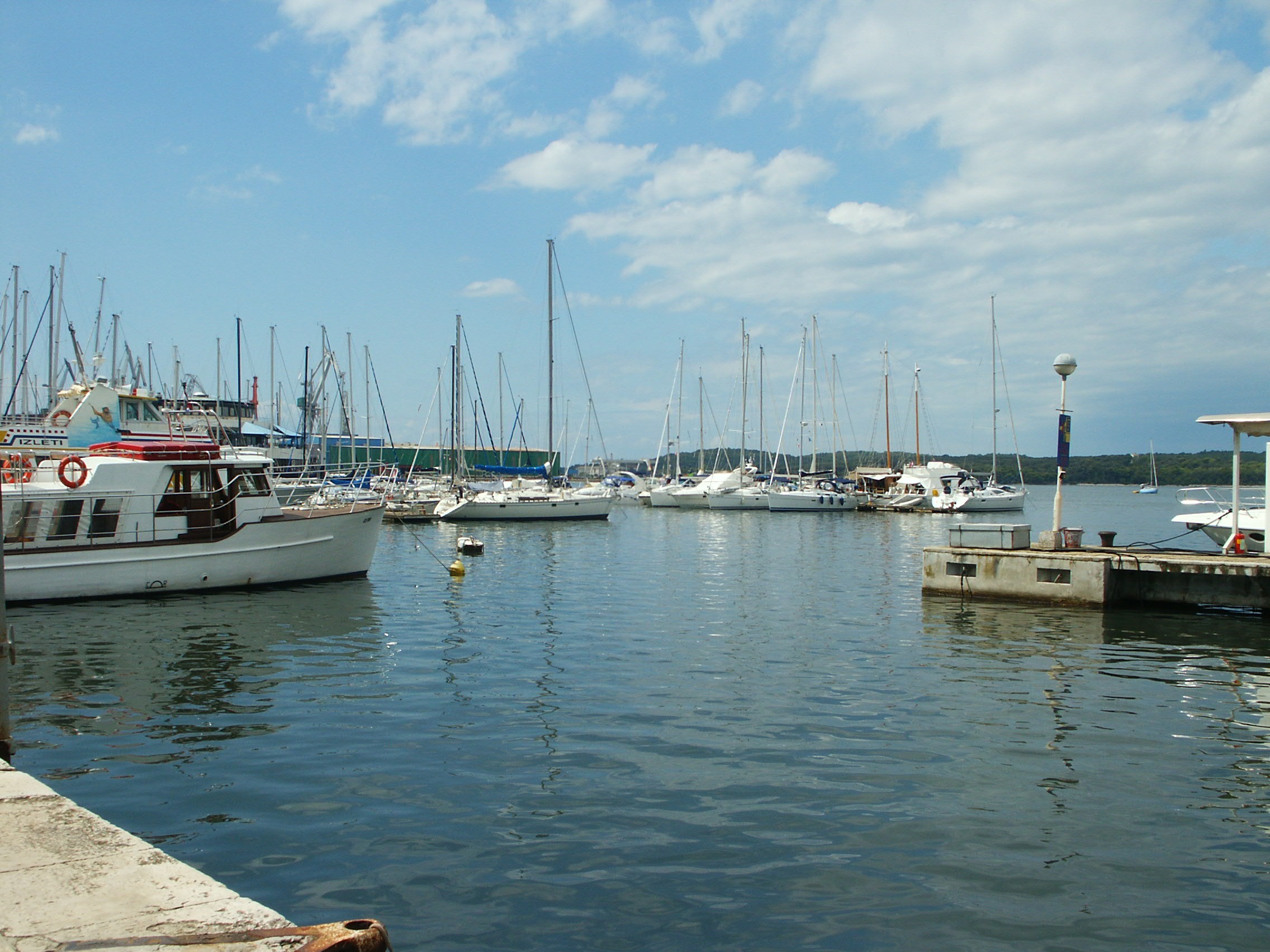 sea, sky, pole, sailboat, rev, mast, reflection, moored, yacht, waterfront, outdoors, 1080P, transportation, no people, nautical vessel, harbor, ships, HD Wallpaper