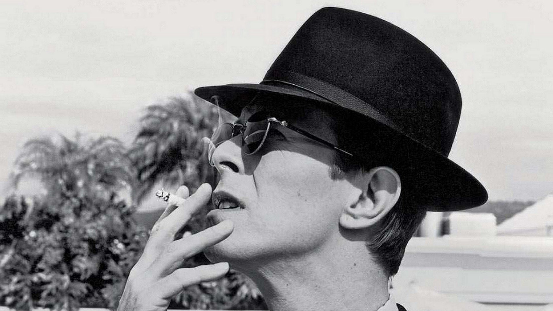 hat, day, cigarette, one person, social issues, leisure activity, lifestyles, smoking - activity, Singers, bad habit, headshot, portrait, fashion, David Bowie, HD Wallpaper