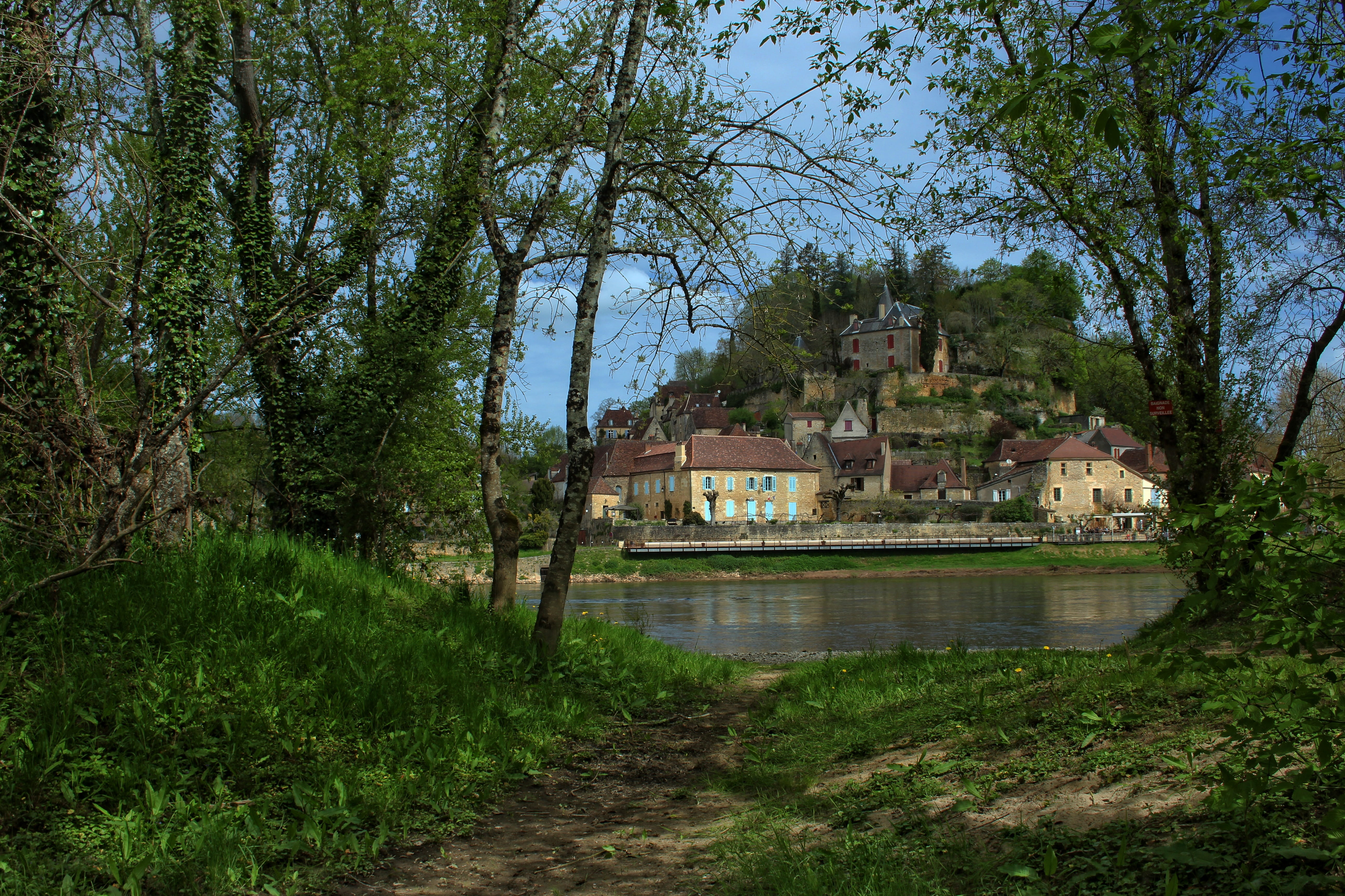 building, day, 5K, no people, residential district, water, house, périgord, tree, dordogne, france, plant, green color, built structure, place of worship, HD Wallpaper