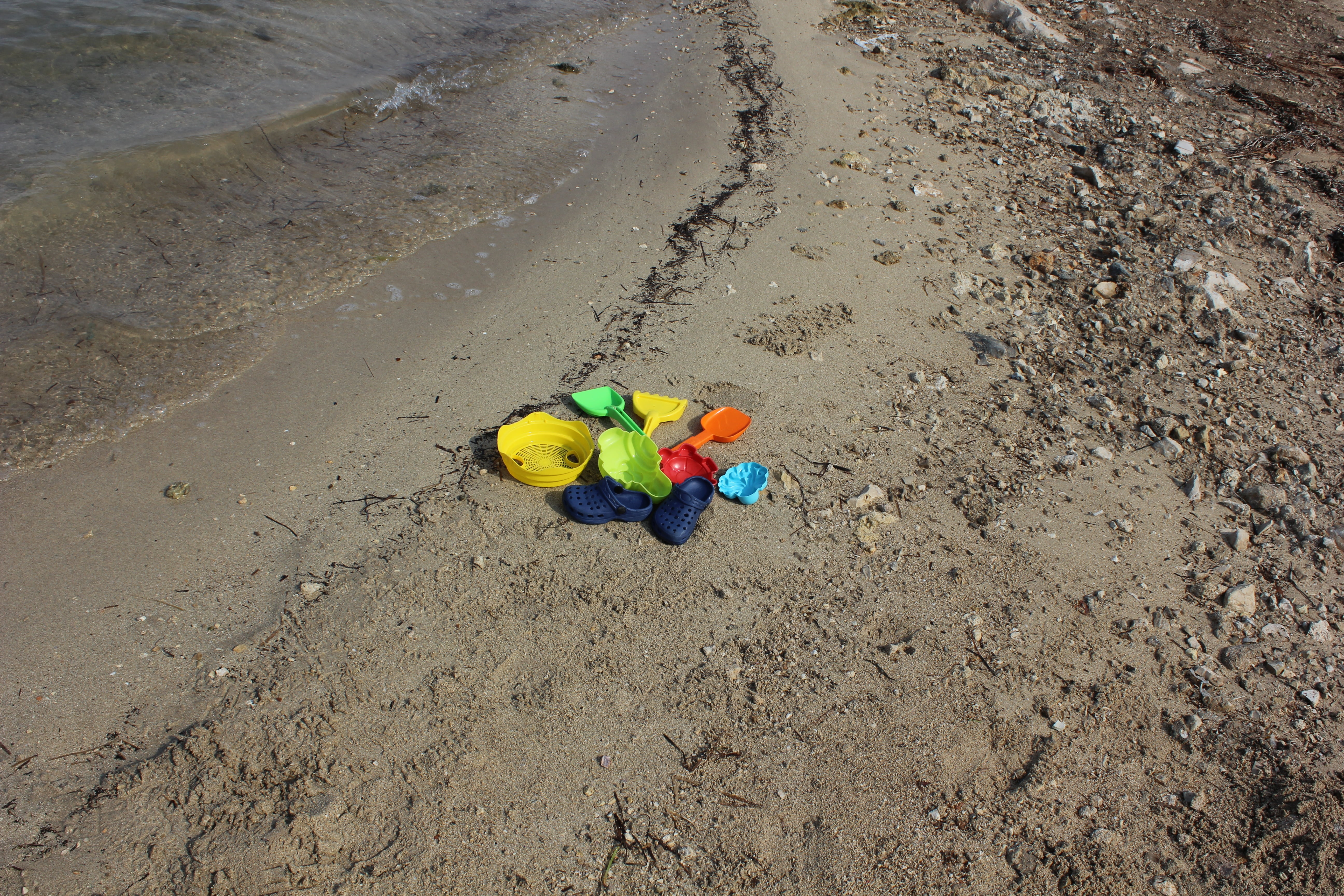 container, day, toys, toy, yellow, sand pail and shovel, holidays, still life, plastic, representation, salento, multi colored, holiday, outdoors, beach, HD Wallpaper
