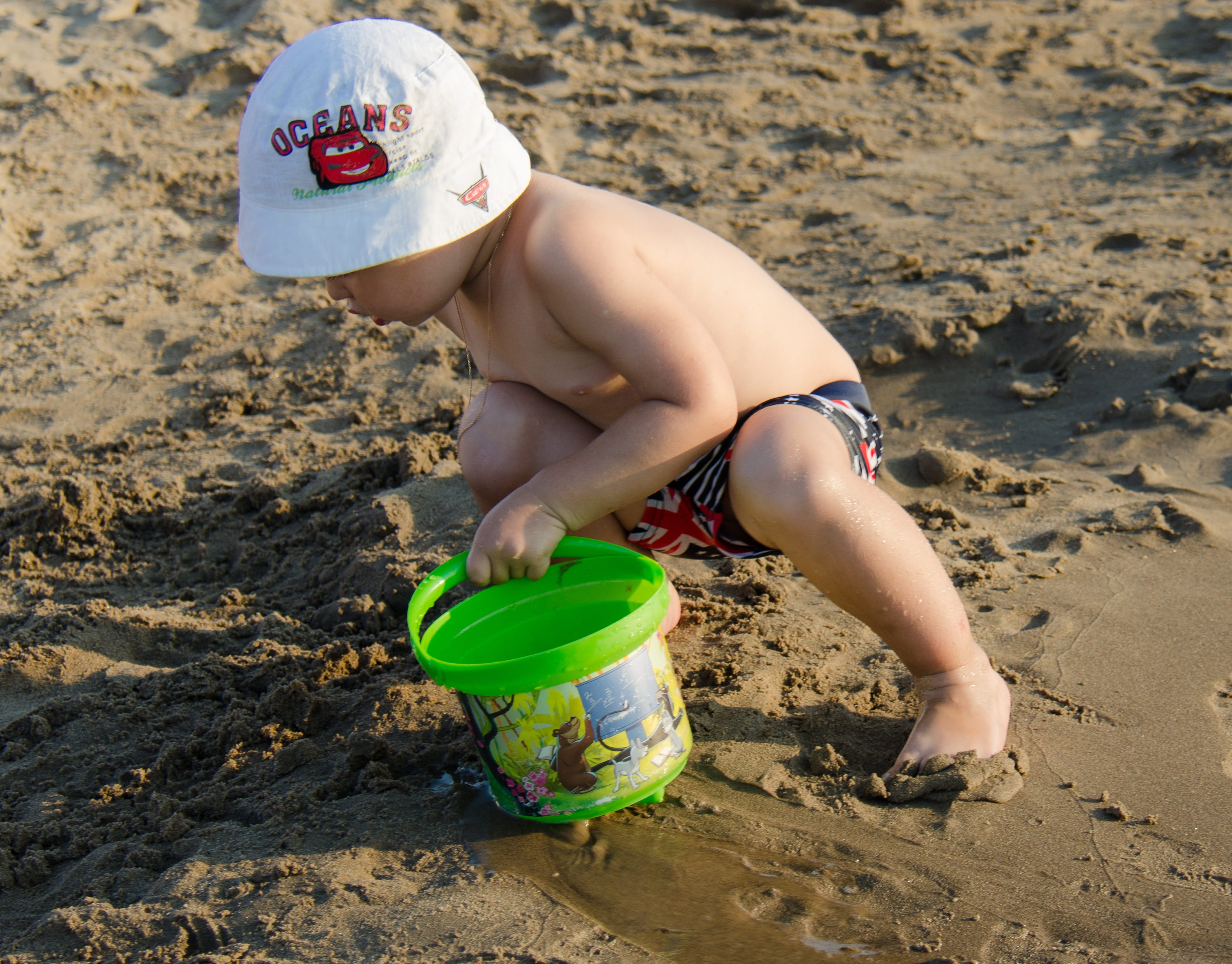 bucket, outdoors, shirtless, land, lifestyles, sandy beach, real people, holding, toy, child, 2K, leisure activity, sand pail and shovel, childhood, nature, HD Wallpaper