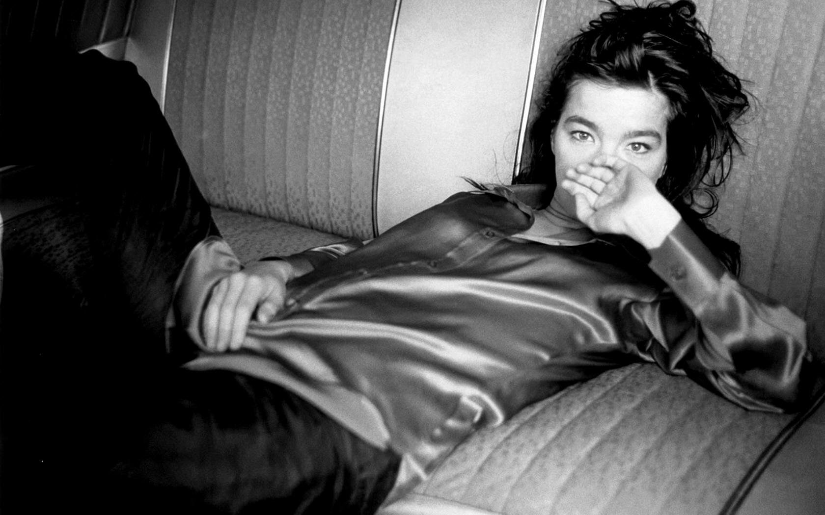 Björk, portrait, 720P, leisure activity, waist up, young women, women, young adult, real people, looking at camera, home interior, adult, relaxation, casual clothing, HD Wallpaper