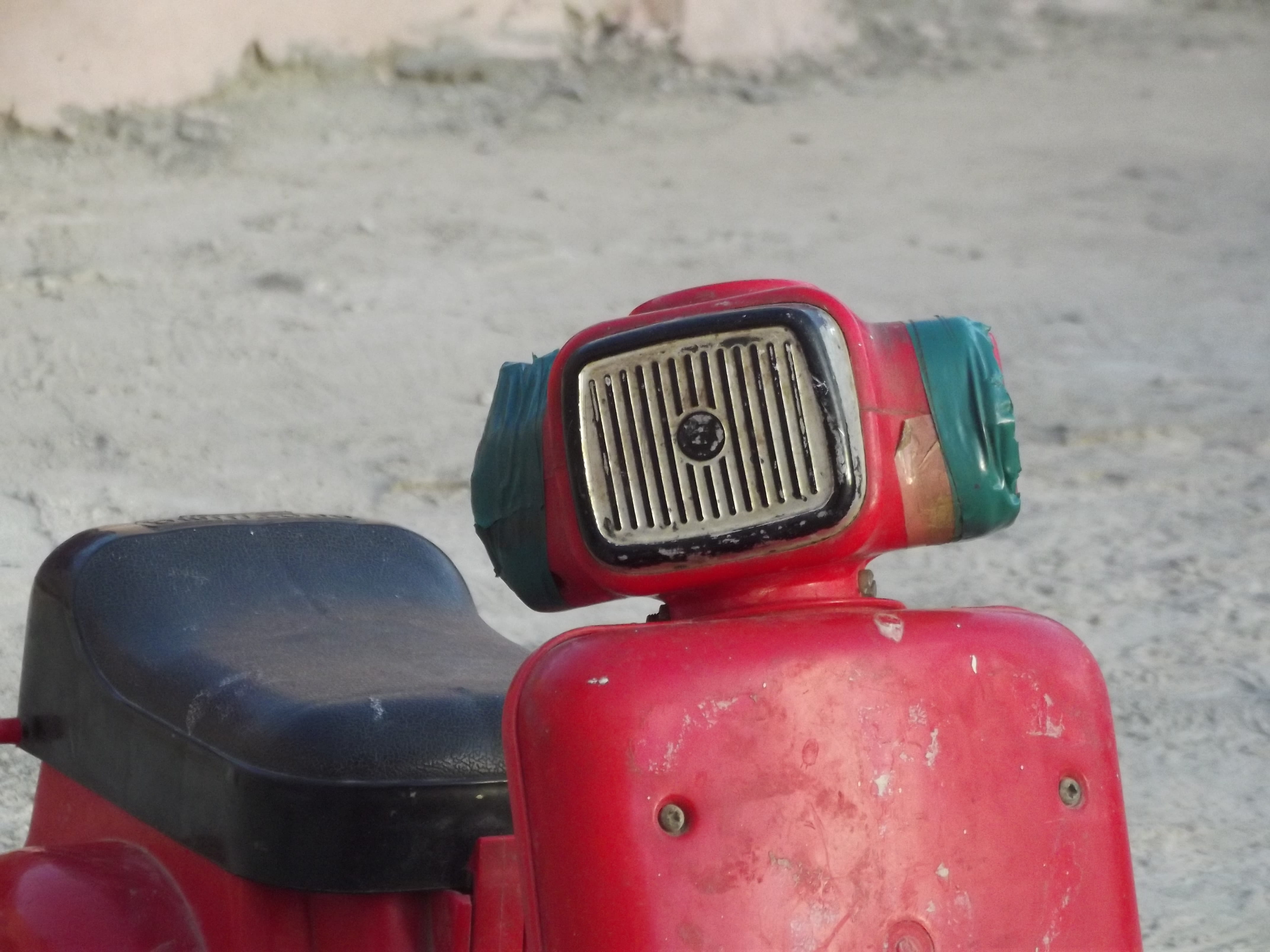 stationary, no people, child, absence, still life, motors, outdoors, tractor, day, sand, toy, nature, close-up, dirt, tlemcen, motorcycle, beach, abandoned, HD Wallpaper