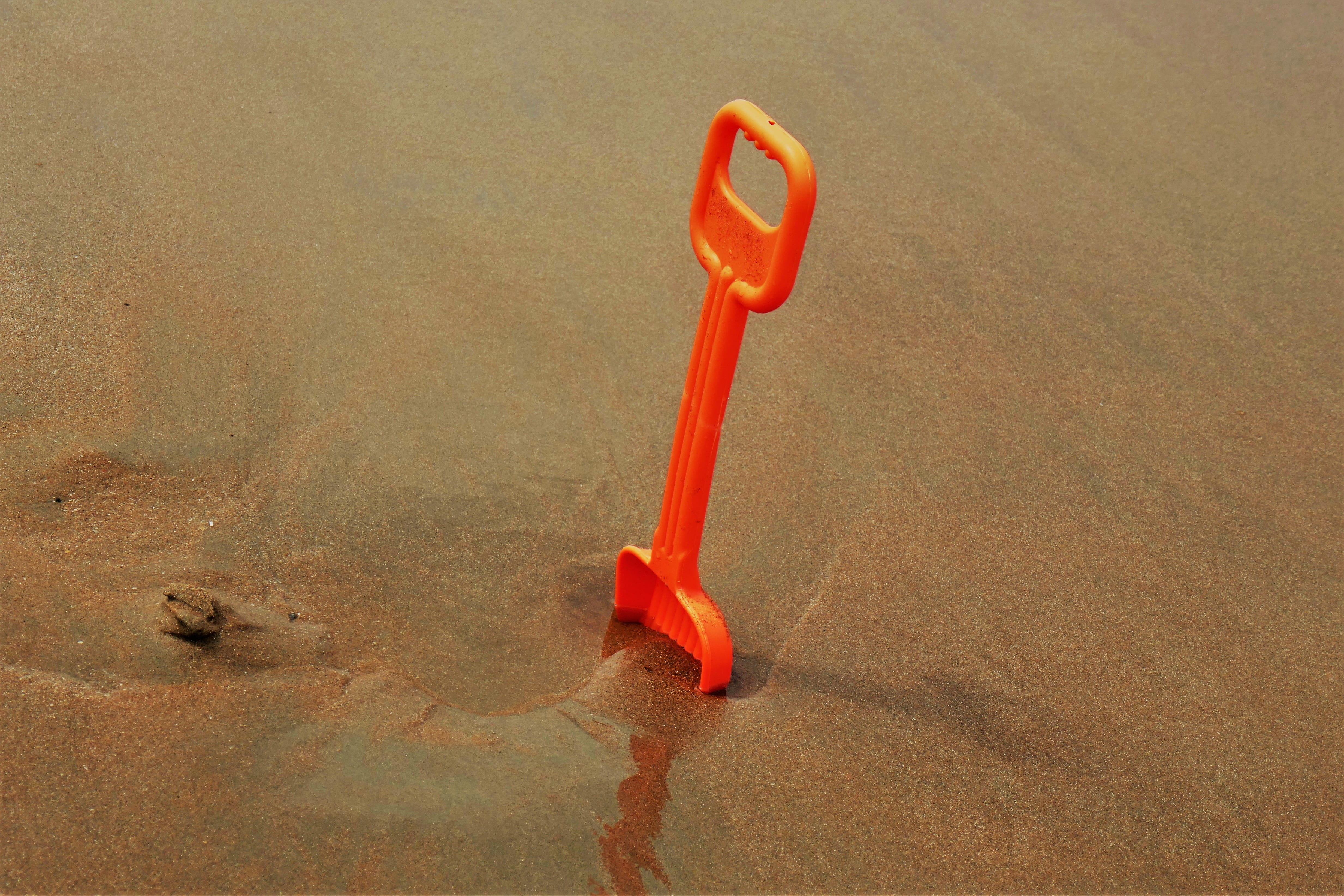 sea, plastic, play, water, high angle view, play outside, single object, landscape, sand, sand shovel, red, dirt, land, summer, toys, hand tool, day, outdoors, HD Wallpaper