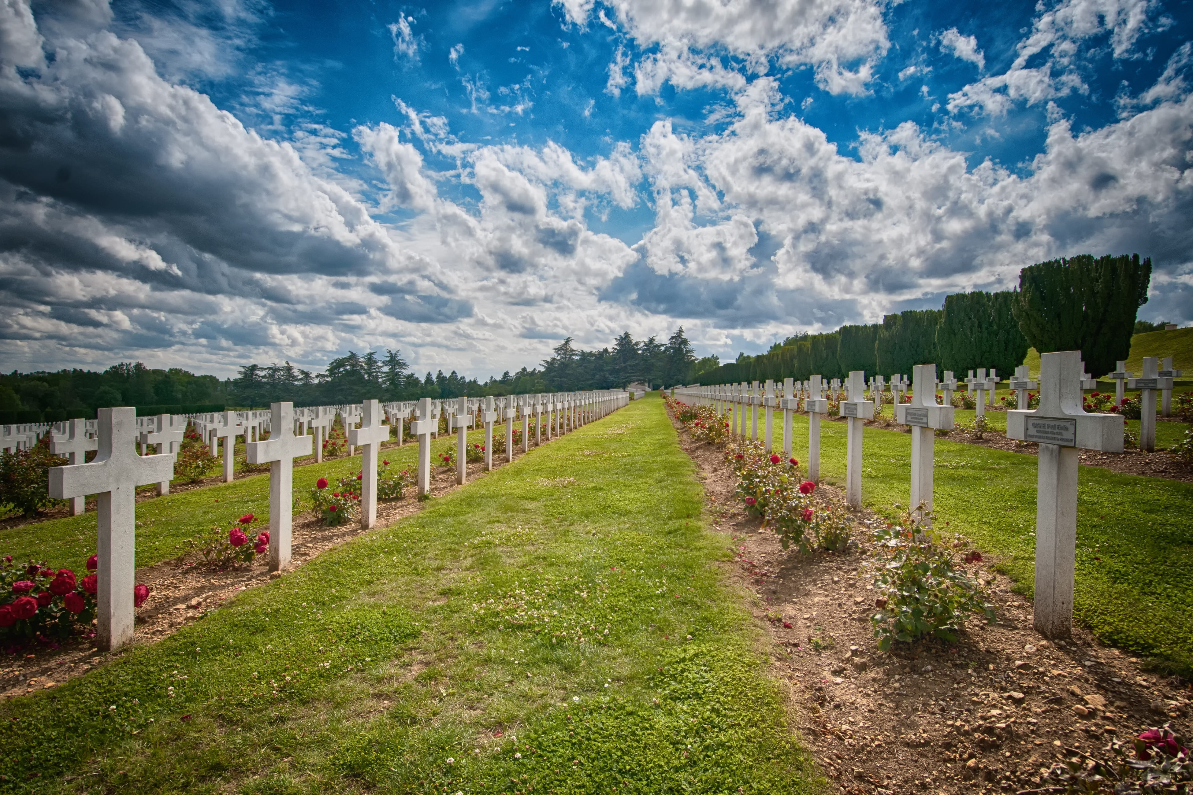 bunker, 1914, day, architecture, 4K, outdoors, history, cloud - sky, sadness, verdun, sky, memory, no people, cemetery, plant, the past, in a row, france, HD Wallpaper