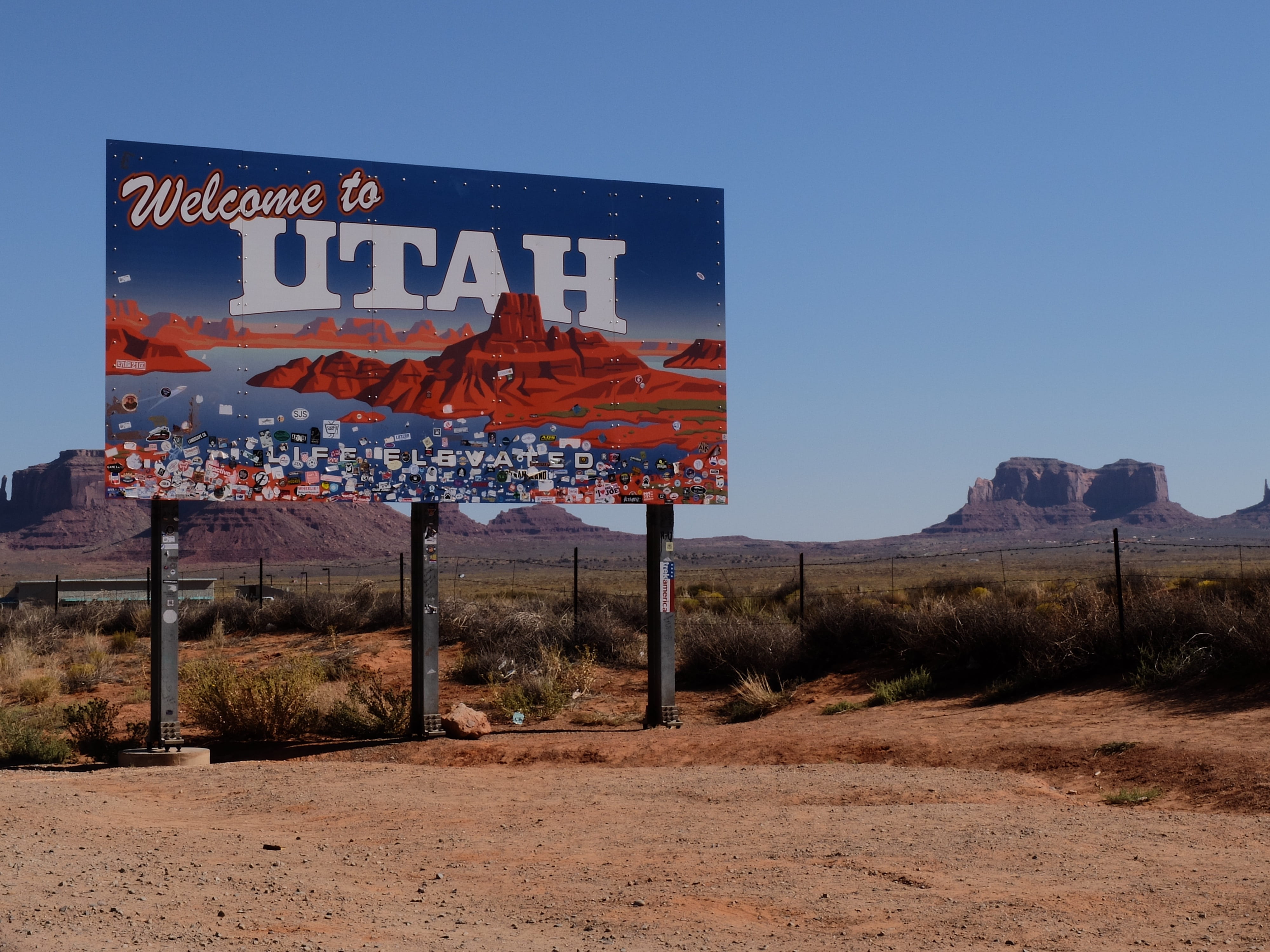 sky, arid climate, environment, usa, western script, utah, road, welcome sign, america, land, welcome, sunlight, park, information sign, field, outdoors, HD Wallpaper