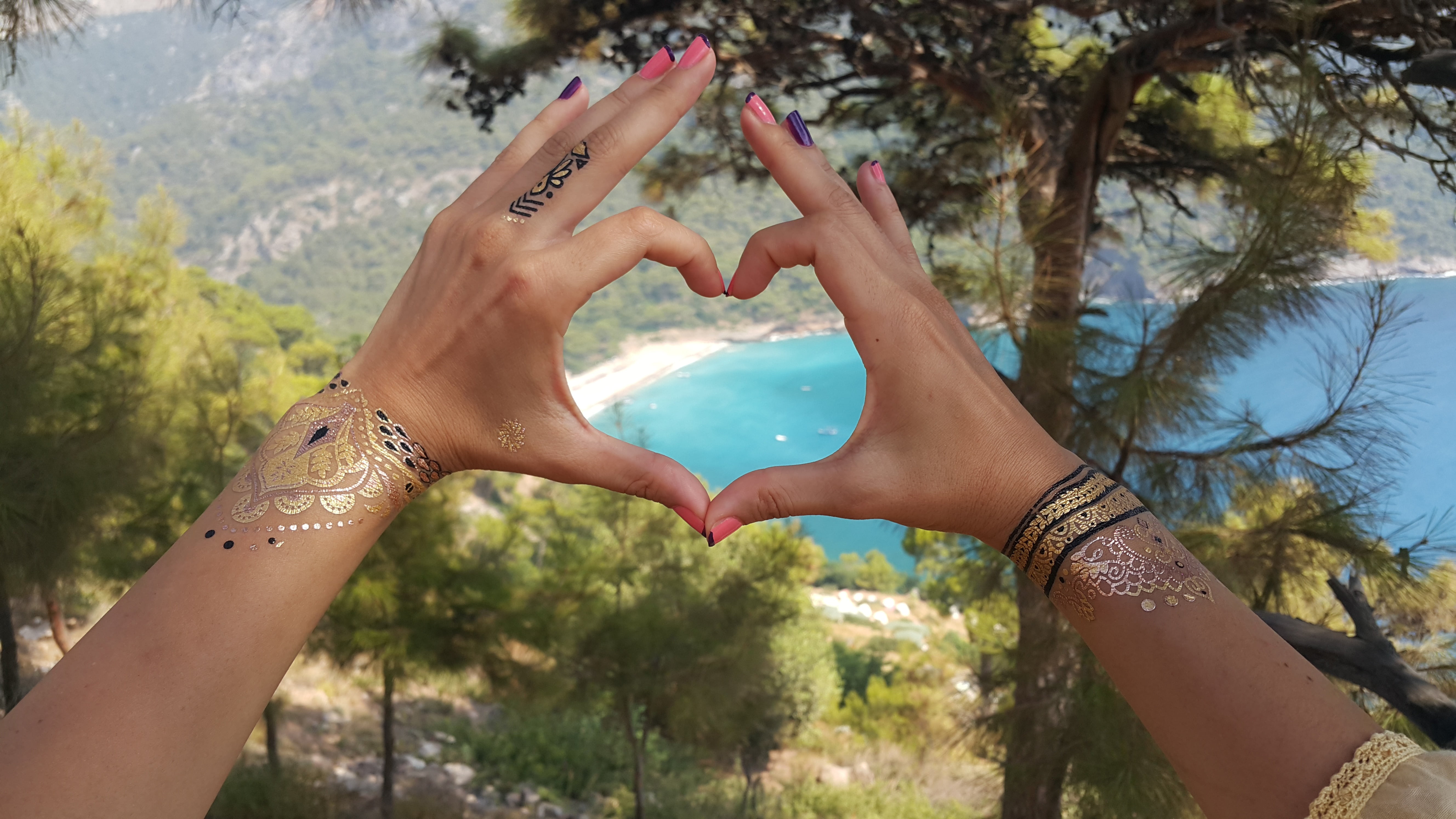 human Hand, s, lifestyles, tree, one person, positive emotion, plant, heart shape, scenery, bracelet, human body part, heart, shaping, exotic, day, leisure activity, HD Wallpaper