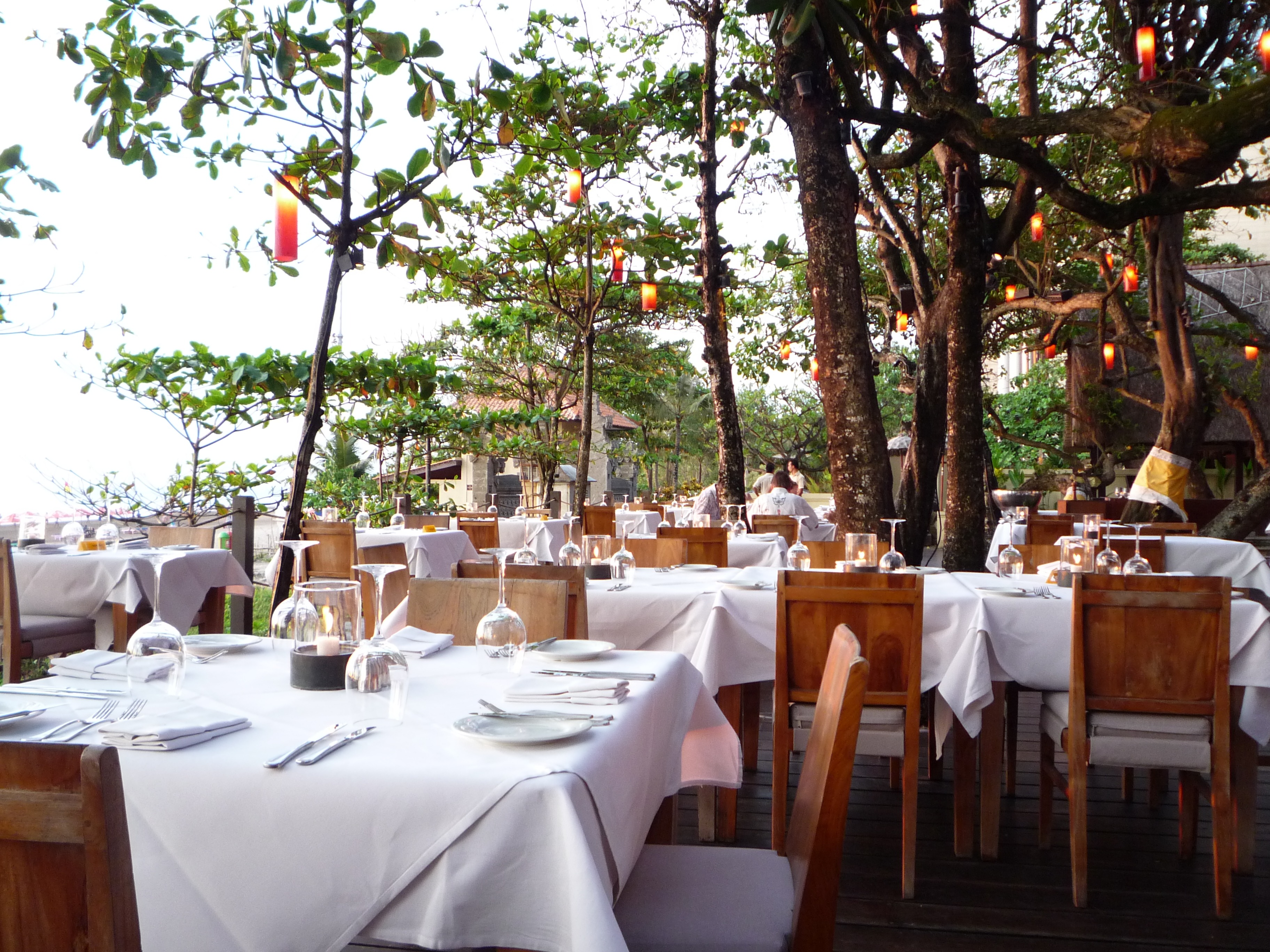 furniture, seat, preparation, napkin, food and drink, restaurant, tree, household equipment, dining table, beachside restaurant, dining out, 2K, no people, HD Wallpaper