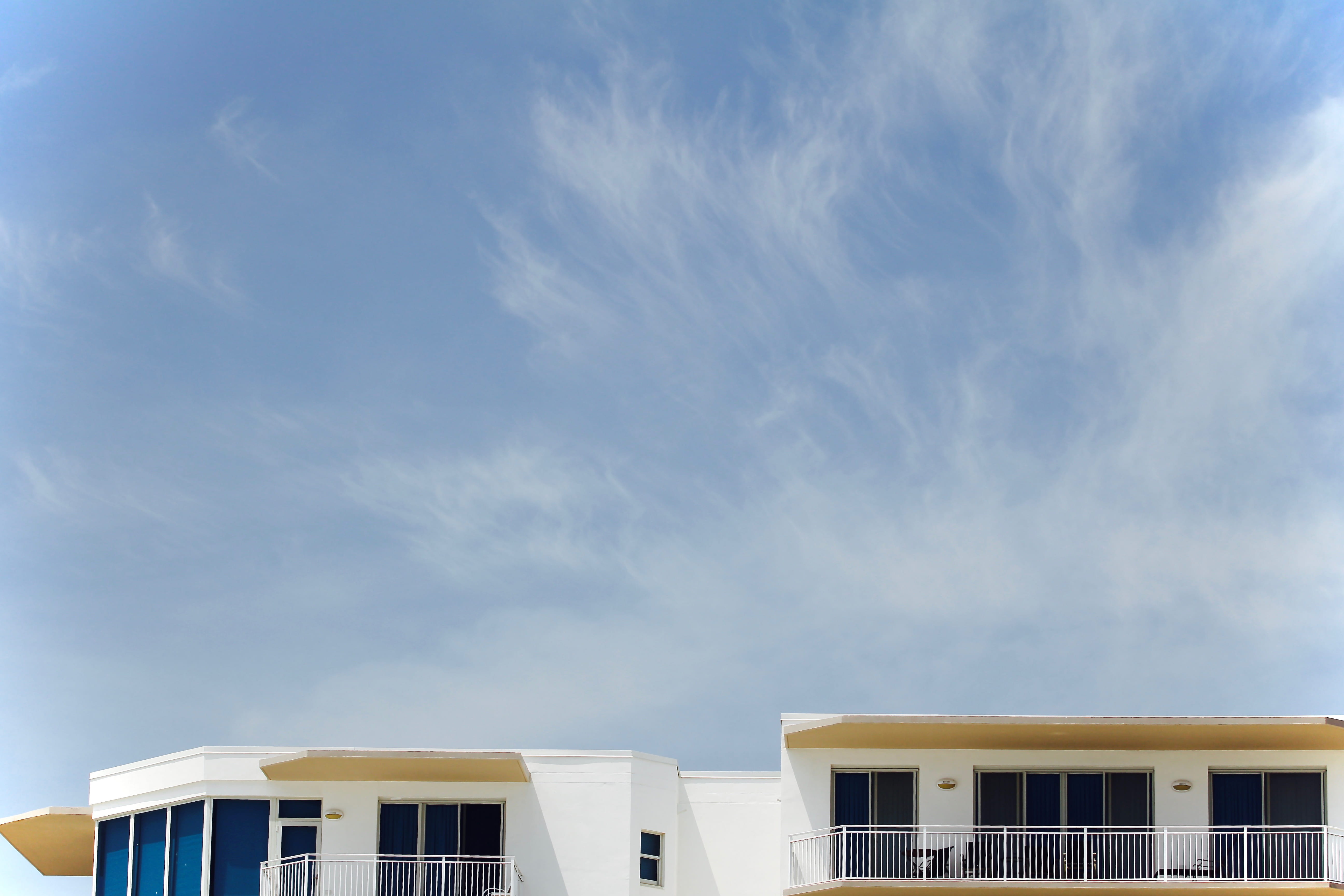 cloud, beachside, villa, minimalism, white color, building complex, condo, white, 5K, minimal, sunlight, outdoors, architecture, painted, office, architectural, HD Wallpaper