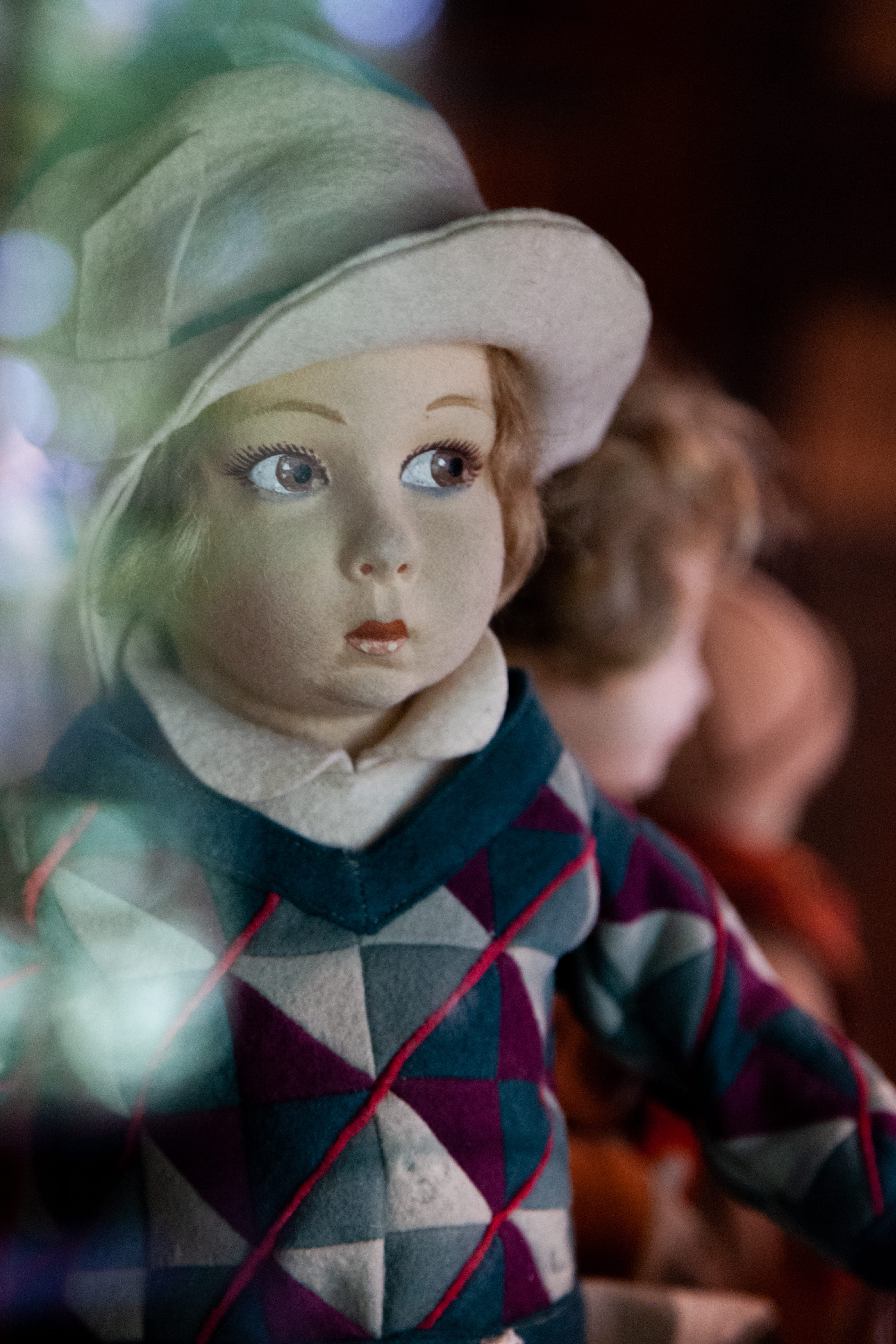 celebration, girls, men, doll jumper, hand painted, females, brown eyes, people, headshot, leurella gardens heritage house toy and railway museum, blue mountains, Phone HD Wallpaper