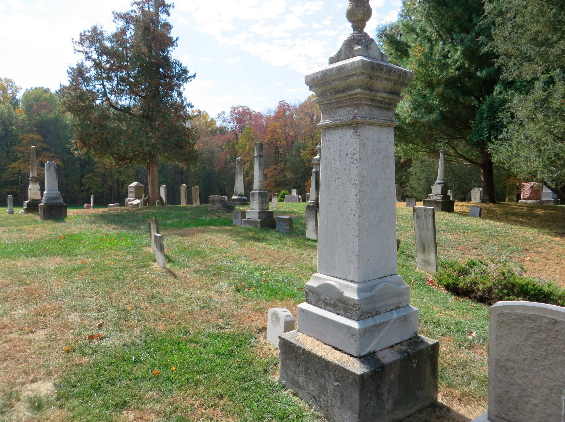 death, dead, tomb, burial, stone material, grave, headstone, memory, nature, architecture, horror, no people, religion, 1080P, day, graveyard, tombstone, HD Wallpaper