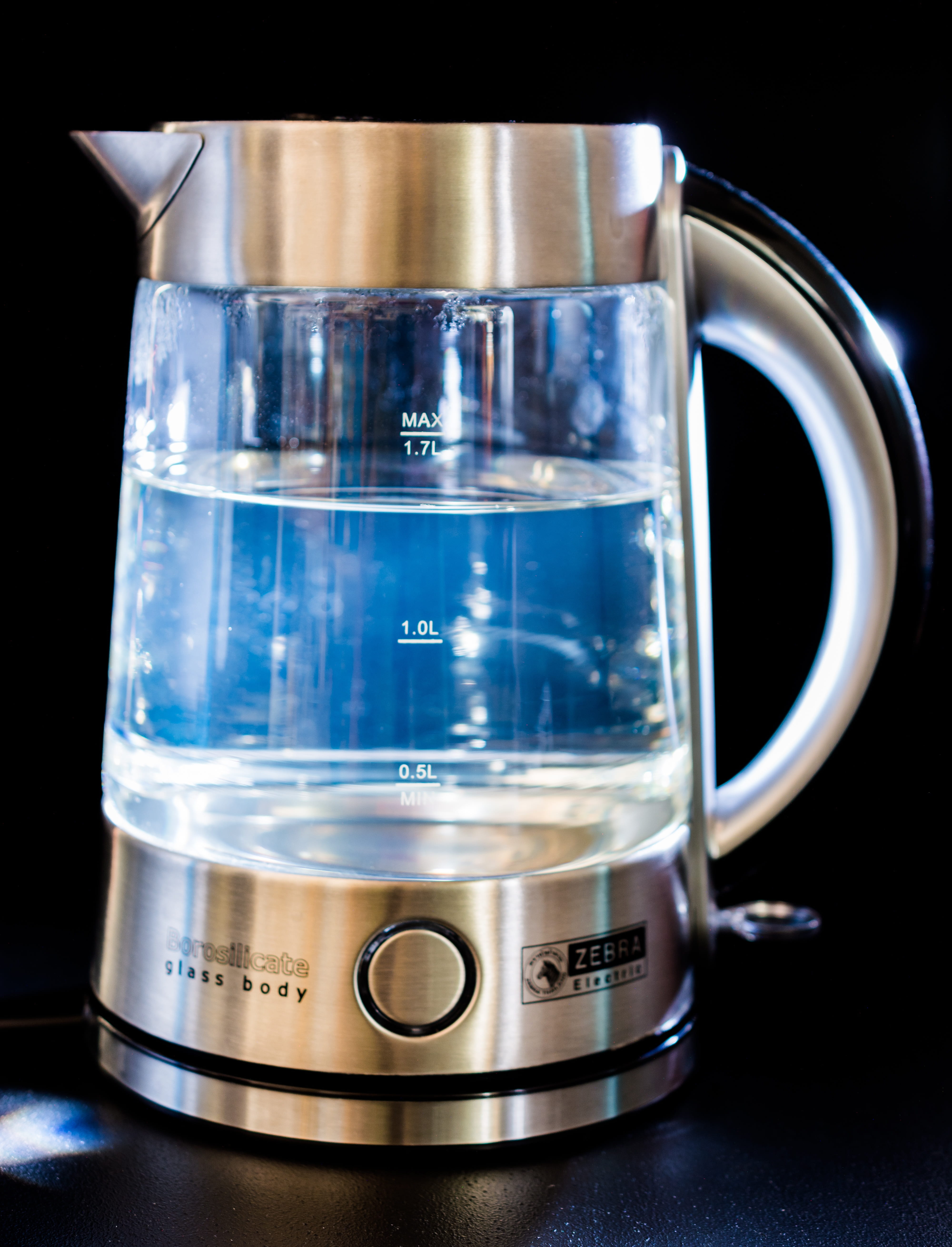 bubble, glass, blow, no people, hot, stainless steel, refreshment, indoors, single object, kettle, geraert, water, household equipment, transparent, blue, Phone HD Wallpaper