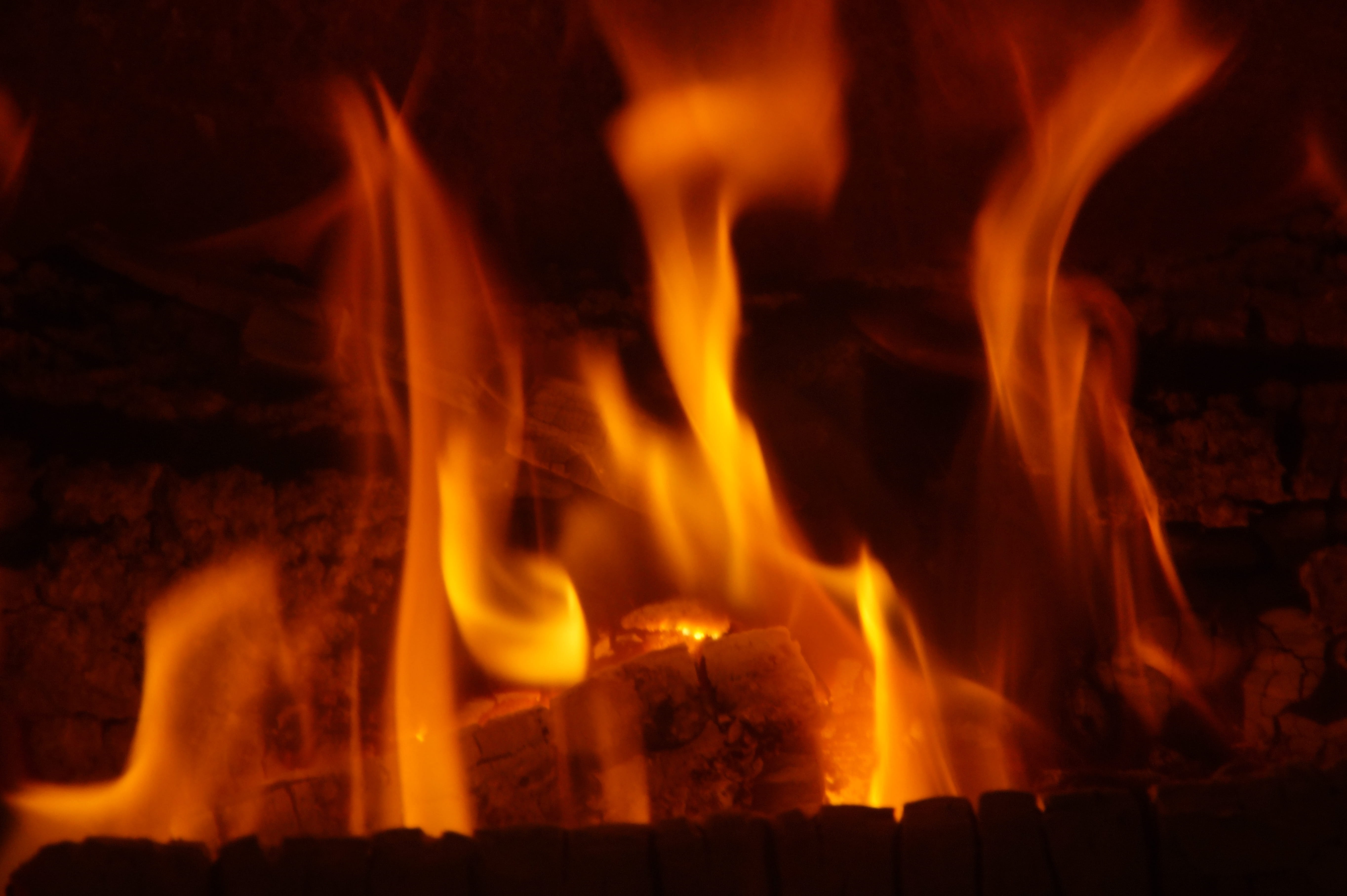 nature, warm, oven, winter, heat, wood burning stove, wintertime, darkness, blurred motion, heiss, motion, warning sign, burn, wood, inferno, fire - natural phenomenon, HD Wallpaper