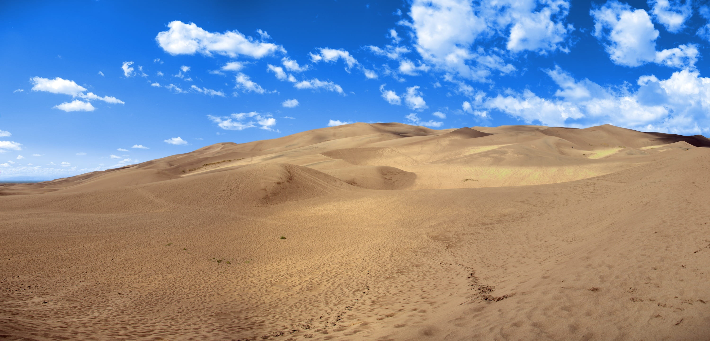 tranquil scene, tranquility, 2K, cloud - sky, sandy, blue, scenic, travel, arid climate, landscape, colorado, sky, scenics - nature, scenery, national, HD Wallpaper