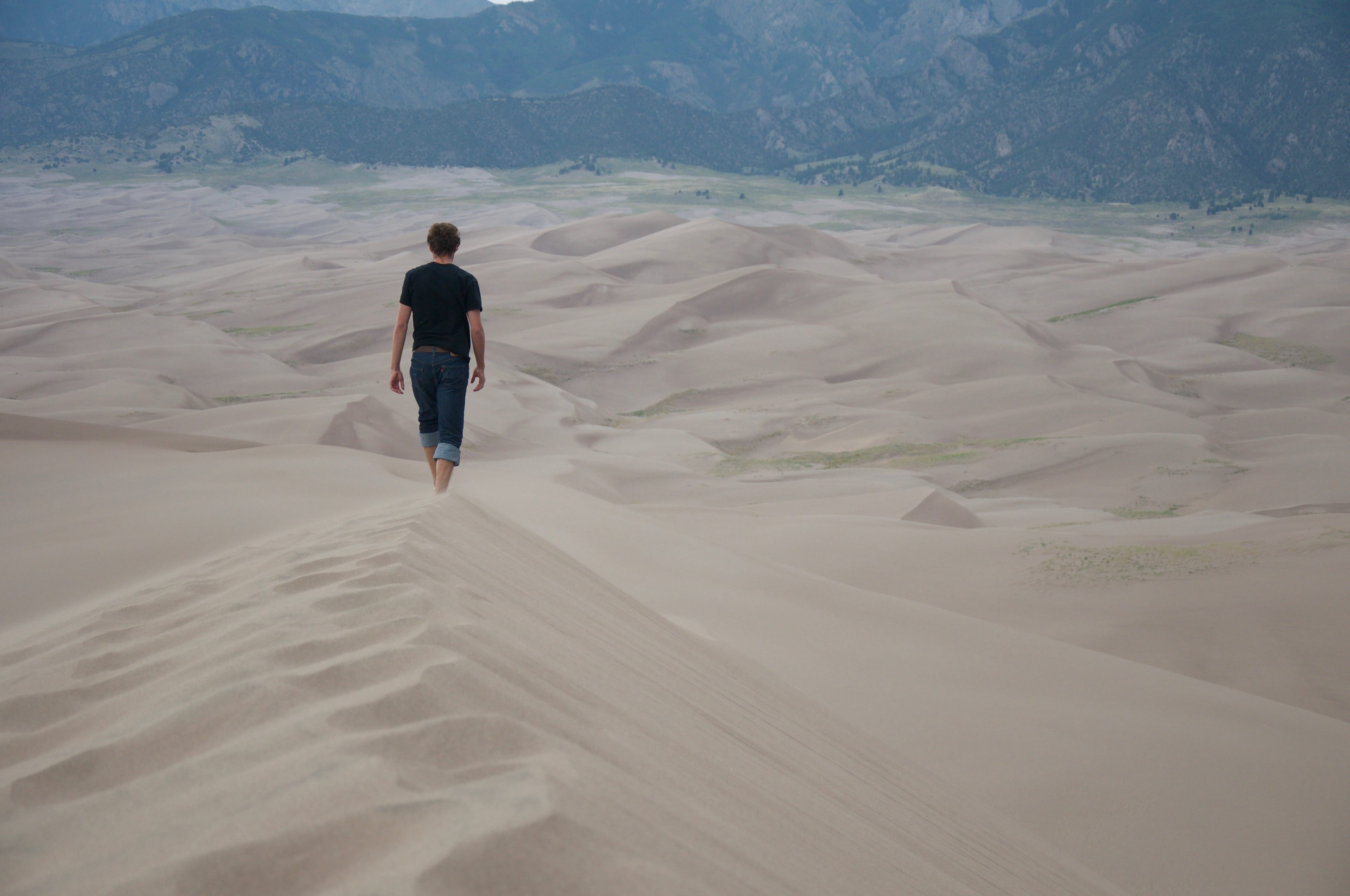 outdoors, full length, rear view, walking, scenics - nature, dune, great sand dunes national park and preserve, holiday, vacations, tranquility, nature, HD Wallpaper