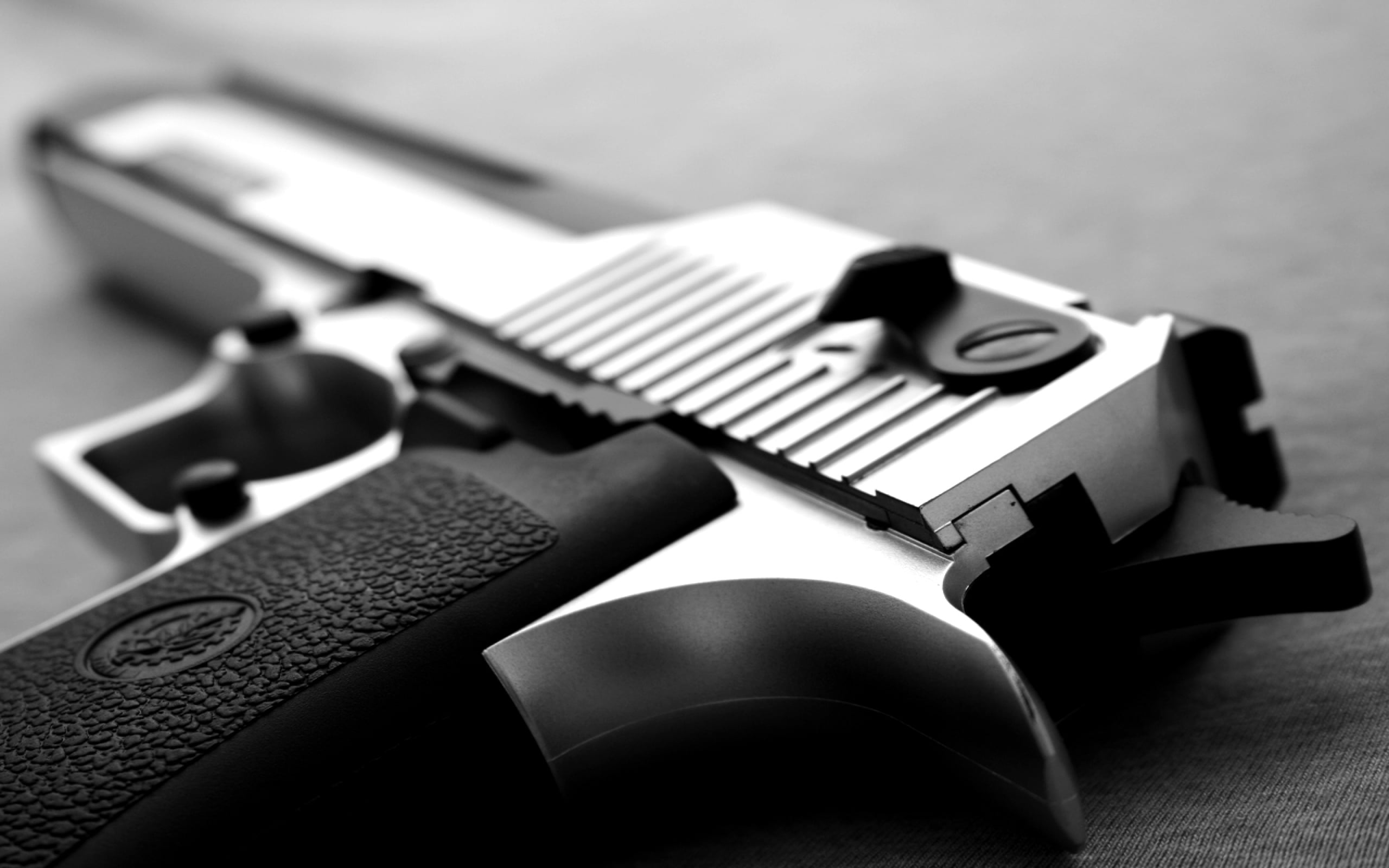 gun, table, semi, weapon, single object, desert, hand, selective focus, War and Army, still life, music, arts culture and entertainment, black, indoors, HD Wallpaper