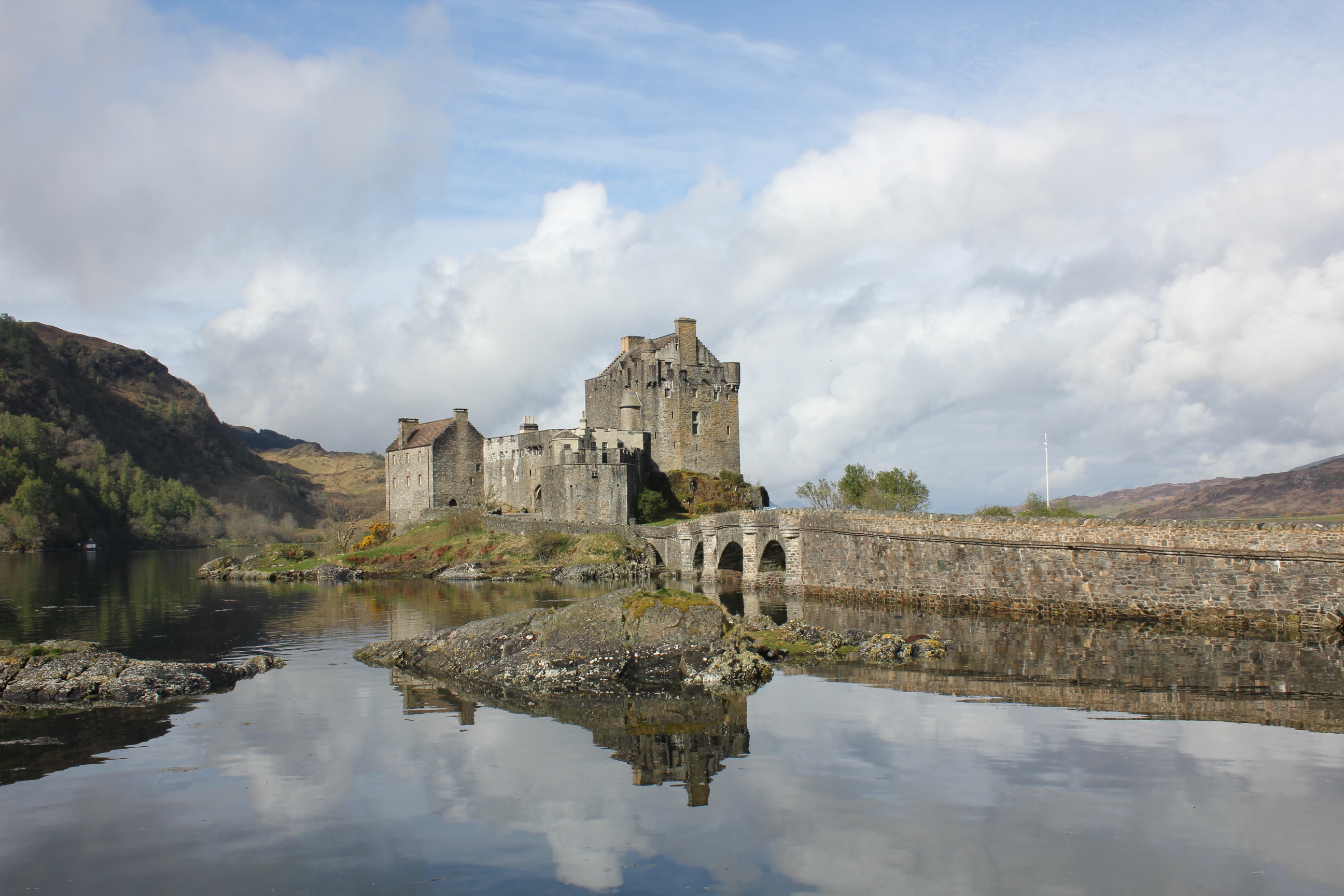 history, medieval, c, lake, loch, island, reflection, travel, building, fortress, abbey, castle, water, no people, travel destinations, built structure, HD Wallpaper