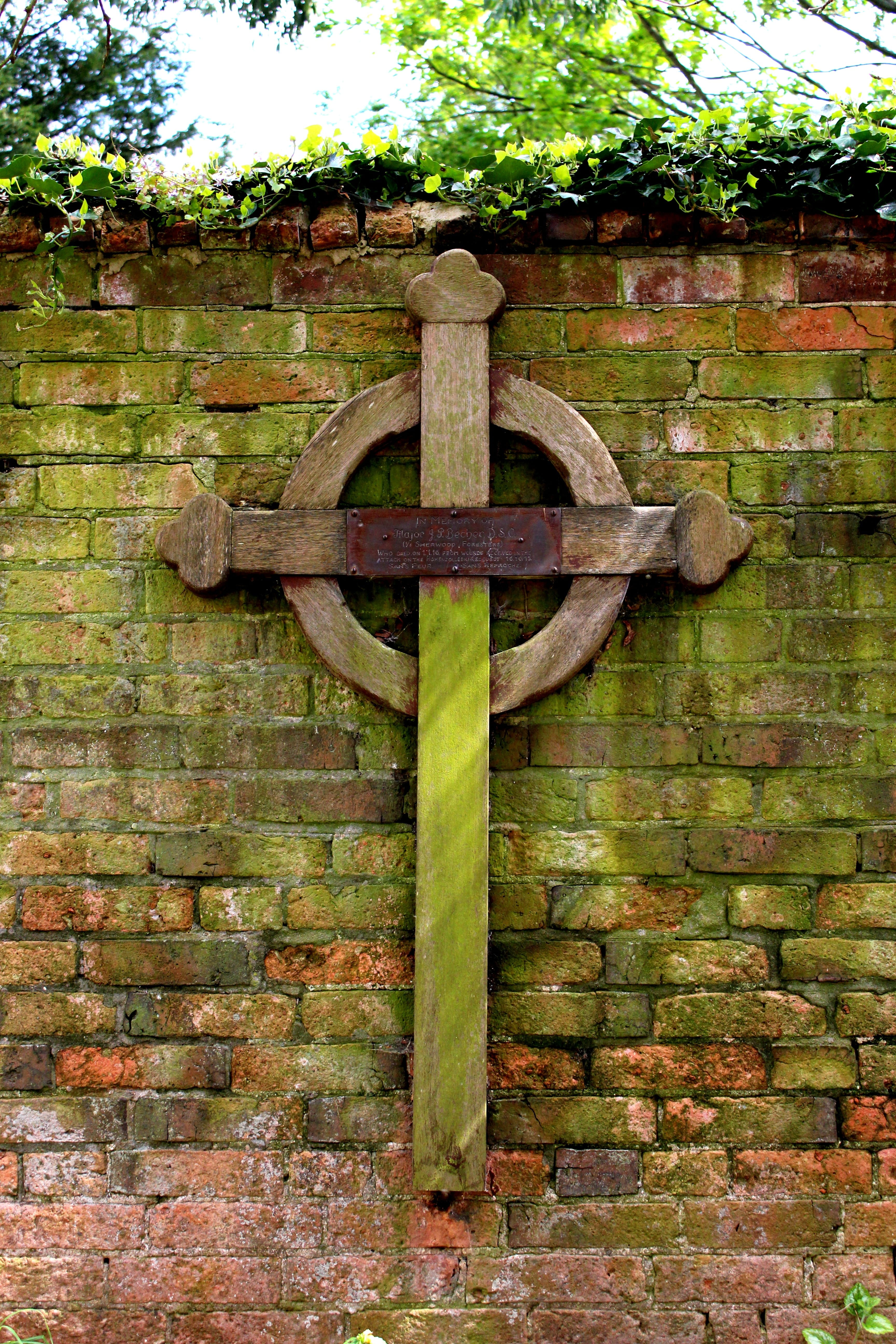 faith, vicar, clergy, wall, architecture, spirituality, contemplation, metal, religious, catholic, prayer, symbol, pastor, christian, cross shape, cross, Phone HD Wallpaper