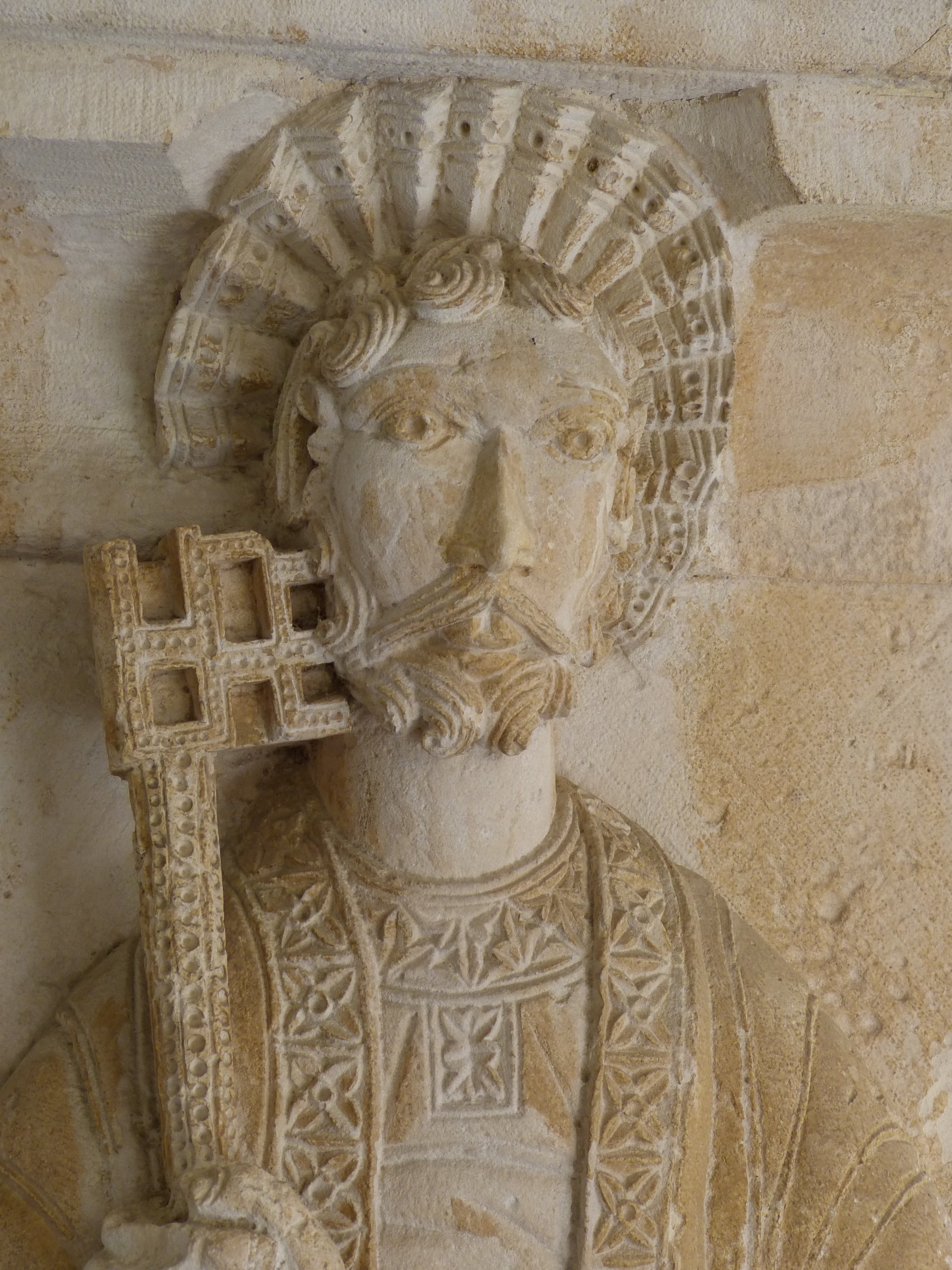 art and craft, tourism, faith, abbey, religion, capital, bas relief, the past, historically, representation, apostle, arcade, ancient civilization, cloister, Phone HD Wallpaper