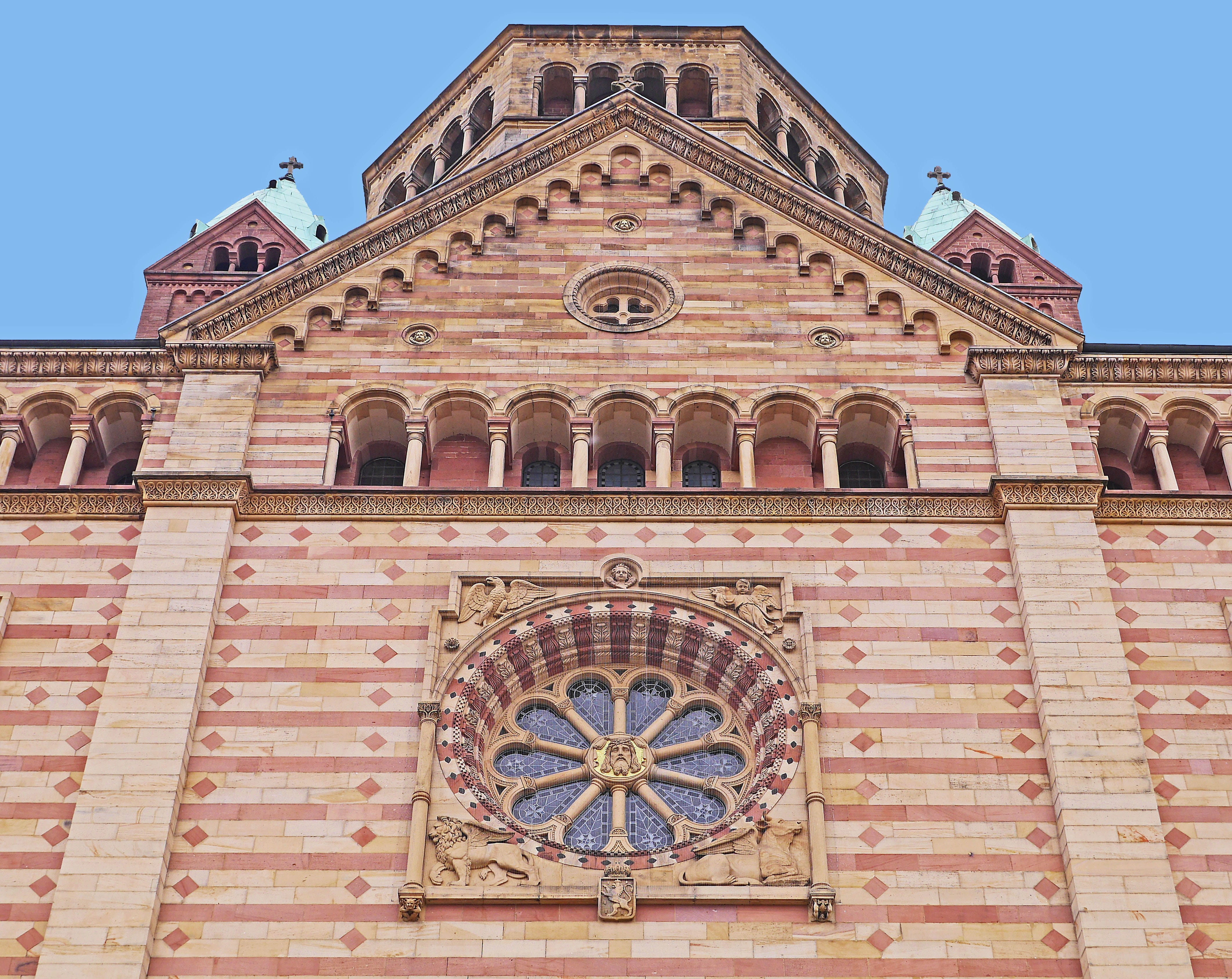 ornate, church, belief, history, outdoors, the past, building, sand stone, architecture, no people, tourism, dom, clear sky, 4K, place of worship, built structure, HD Wallpaper
