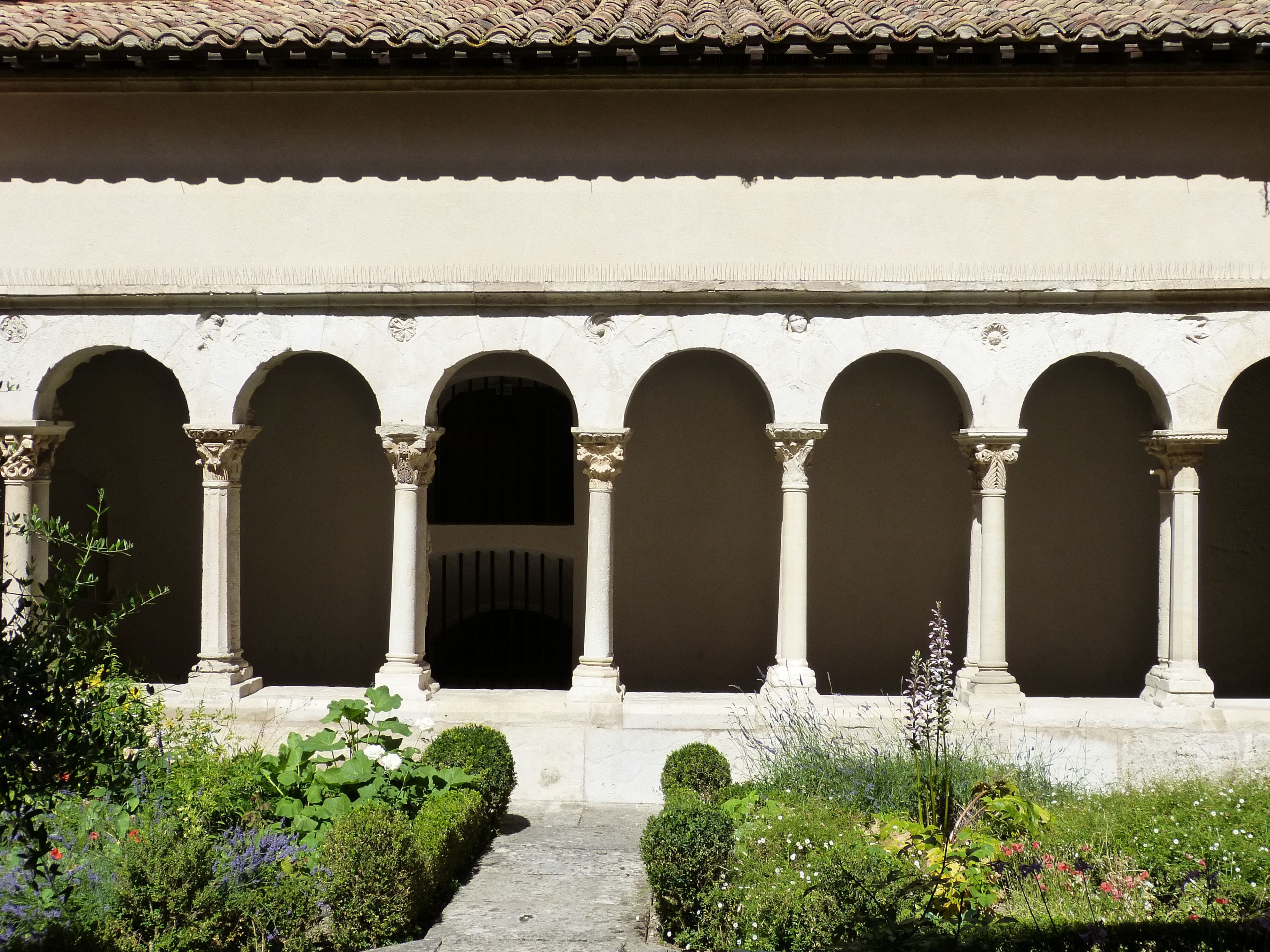 rhaeto romanic, outdoors, spiritual, courtyard, growth, cloister, repetition, history, side by side, building, in a row, balustrade, meditation, faith, HD Wallpaper