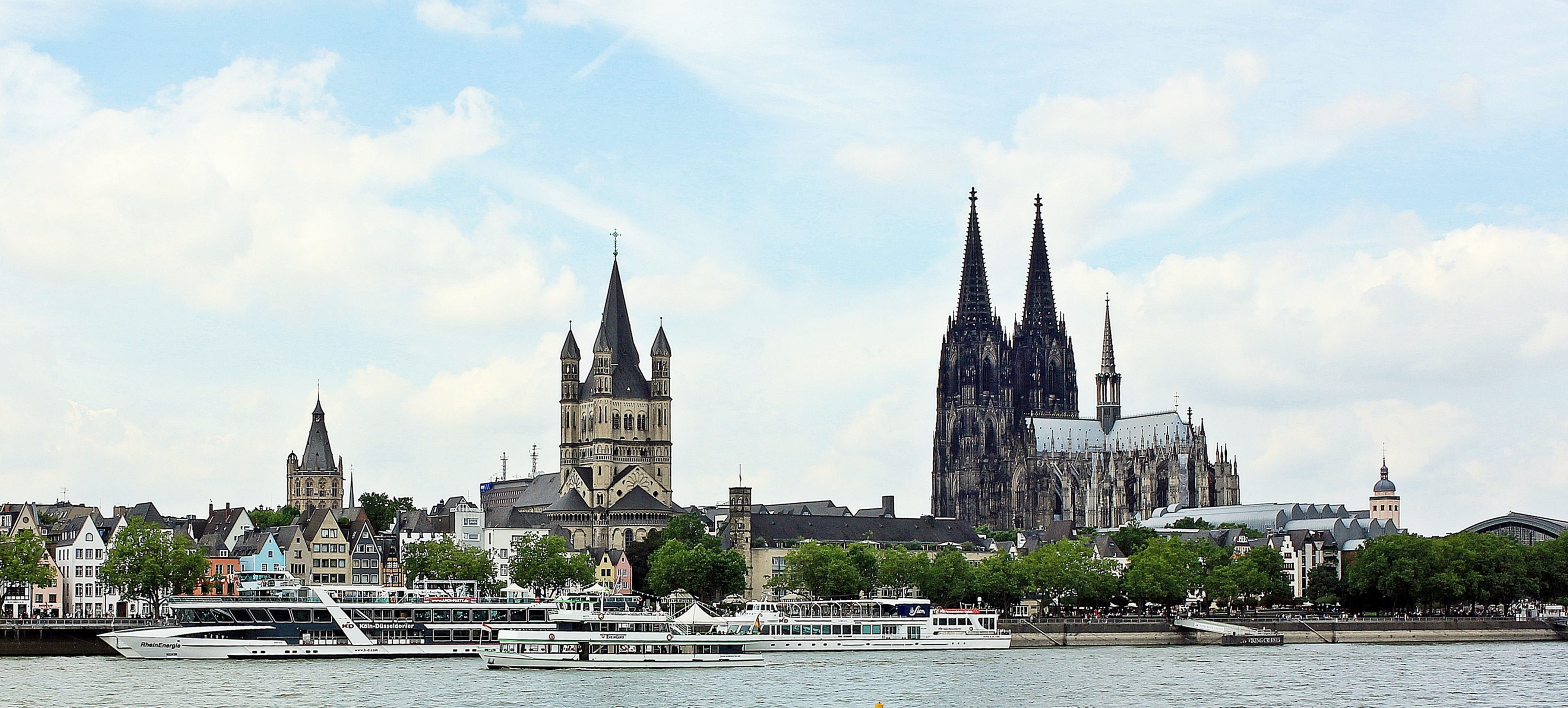 building, history, sky, outdoors, building exterior, cathedral, water, no people, cologne on the rhine, shipping, cloud - sky, gothic style, landscape, HD Wallpaper